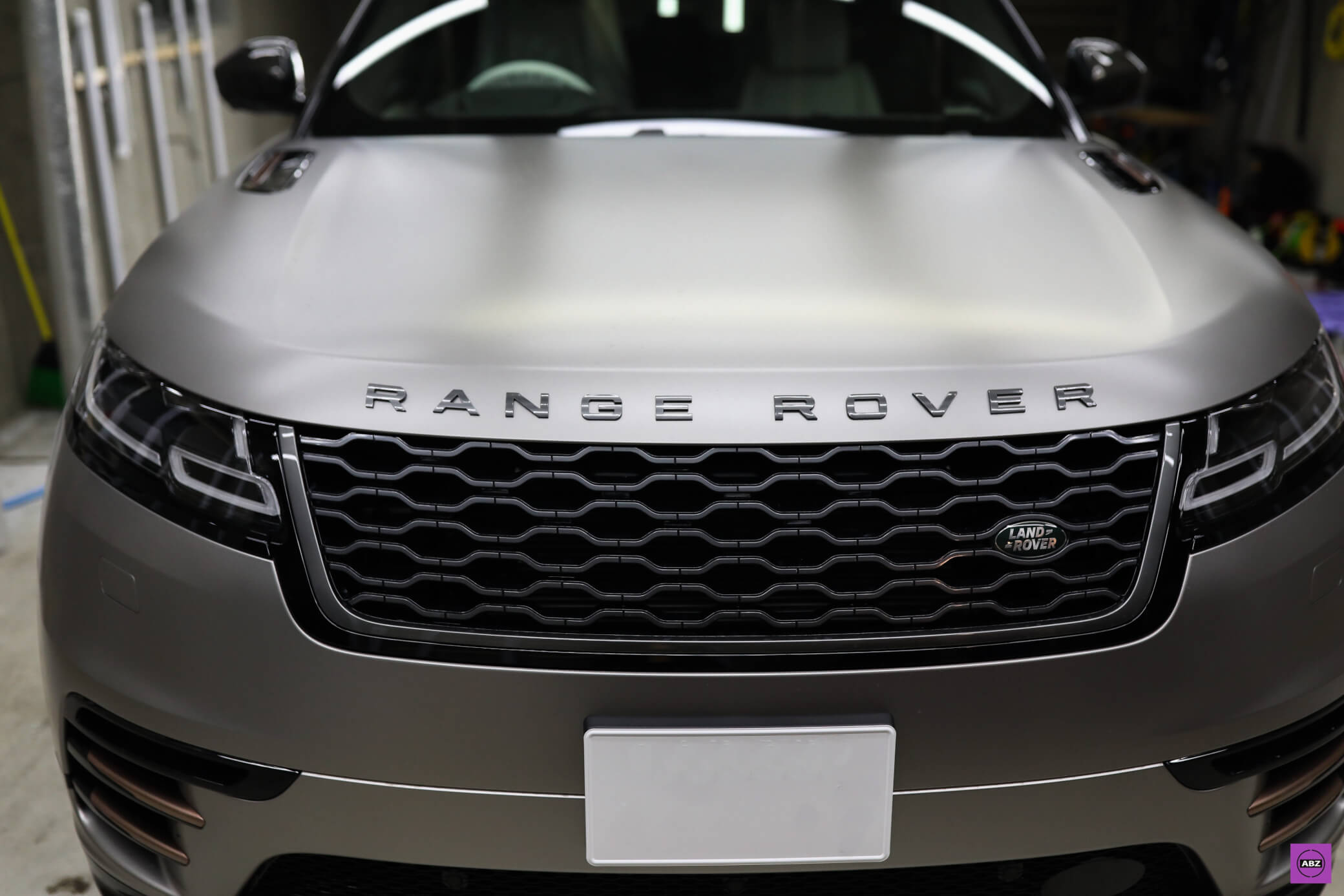 Фото Range Rover Velar — японский самурай защищен русскими профи и американской пленкой