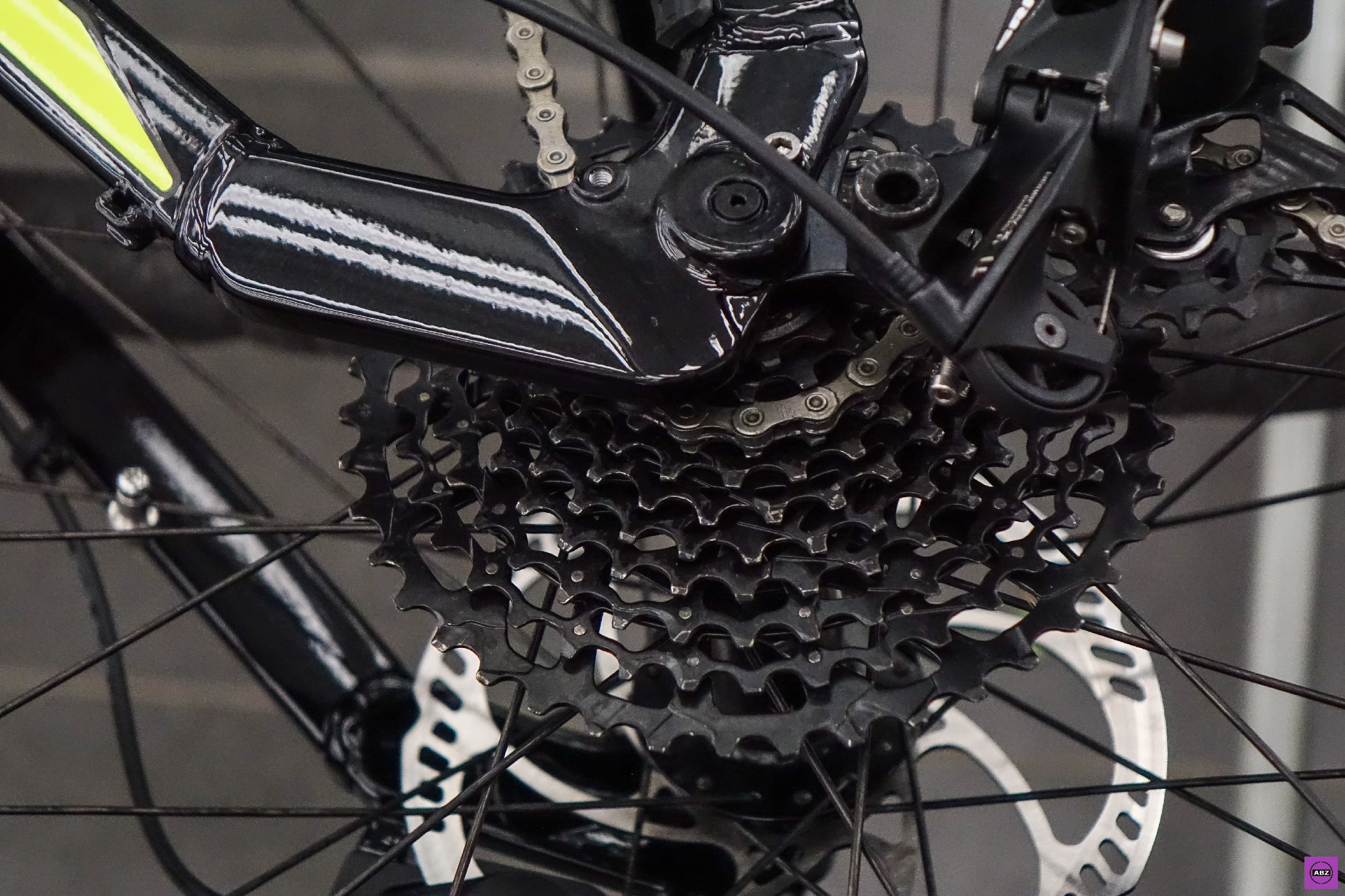 Фото Двухколесный внедорожник Haibike Xduro FatSix 9.0 под защитой полиуретана