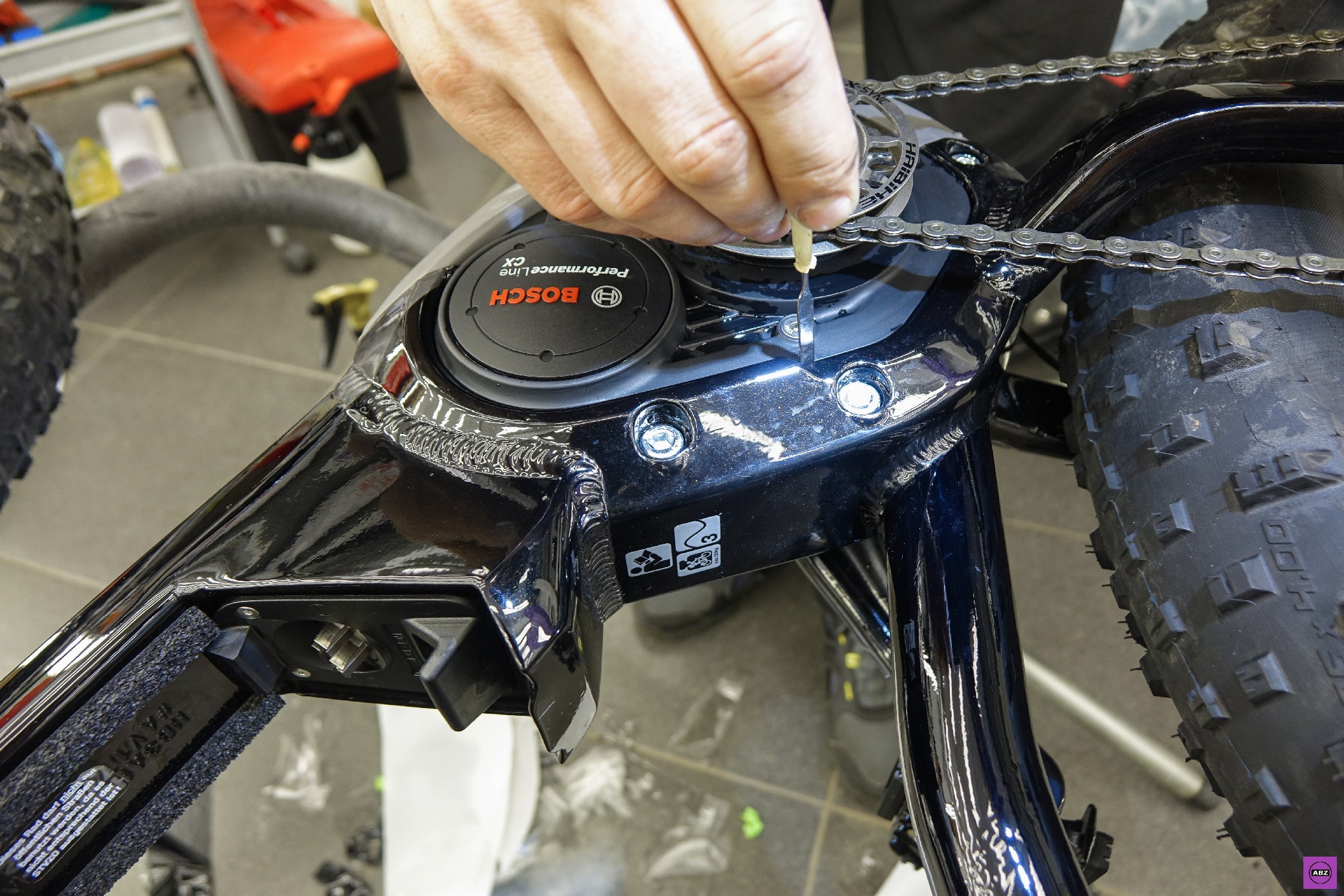 Фото Двухколесный внедорожник Haibike Xduro FatSix 9.0 под защитой полиуретана