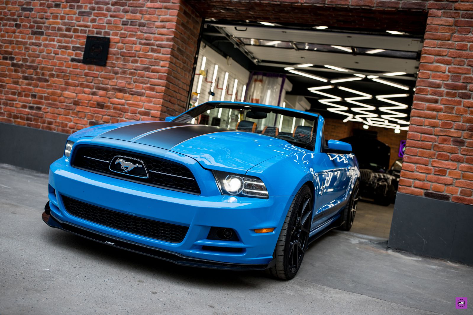 Нанесение нанокерамики на автомобиль Ford Mustang S197 Голубой 21.10.19.