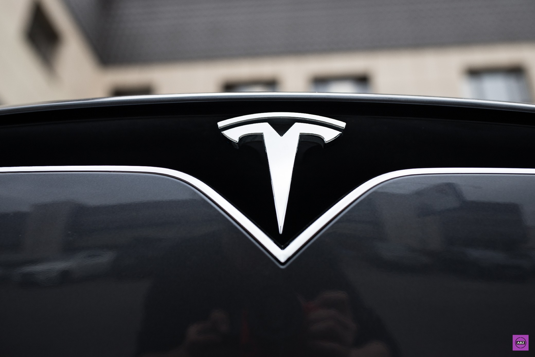 Фото Tesla Model Х с крыльями сокола защищена полиуретаном и керамикой в “АвтоБезЗабот”
