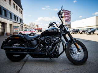 bronirovanie motocikla harley davidson fat bob 8