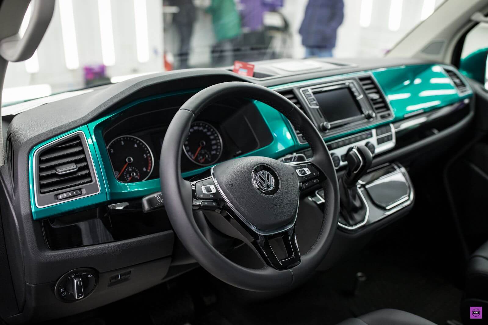 Фото защиты интерьера салона автомобиля Volkswagen Multivan