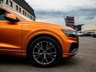 matovaya antigravijnaya plenka na audi q8 30