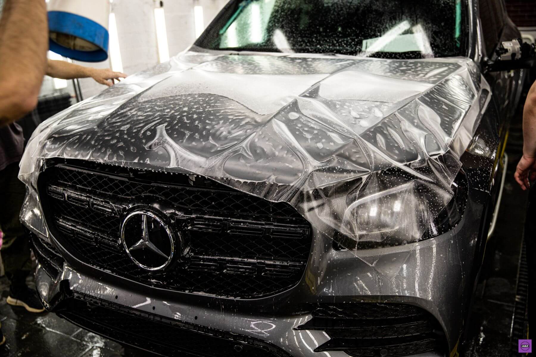 Фото Матовый полиуретан Llumar для нового Mercedes-Benz GLS цвета мокрый асфальт