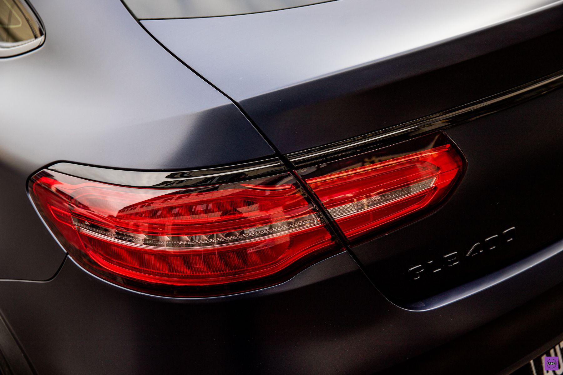 Фото Таинственный цвет Mercedes-Benz GLE под матовым полиуретаном