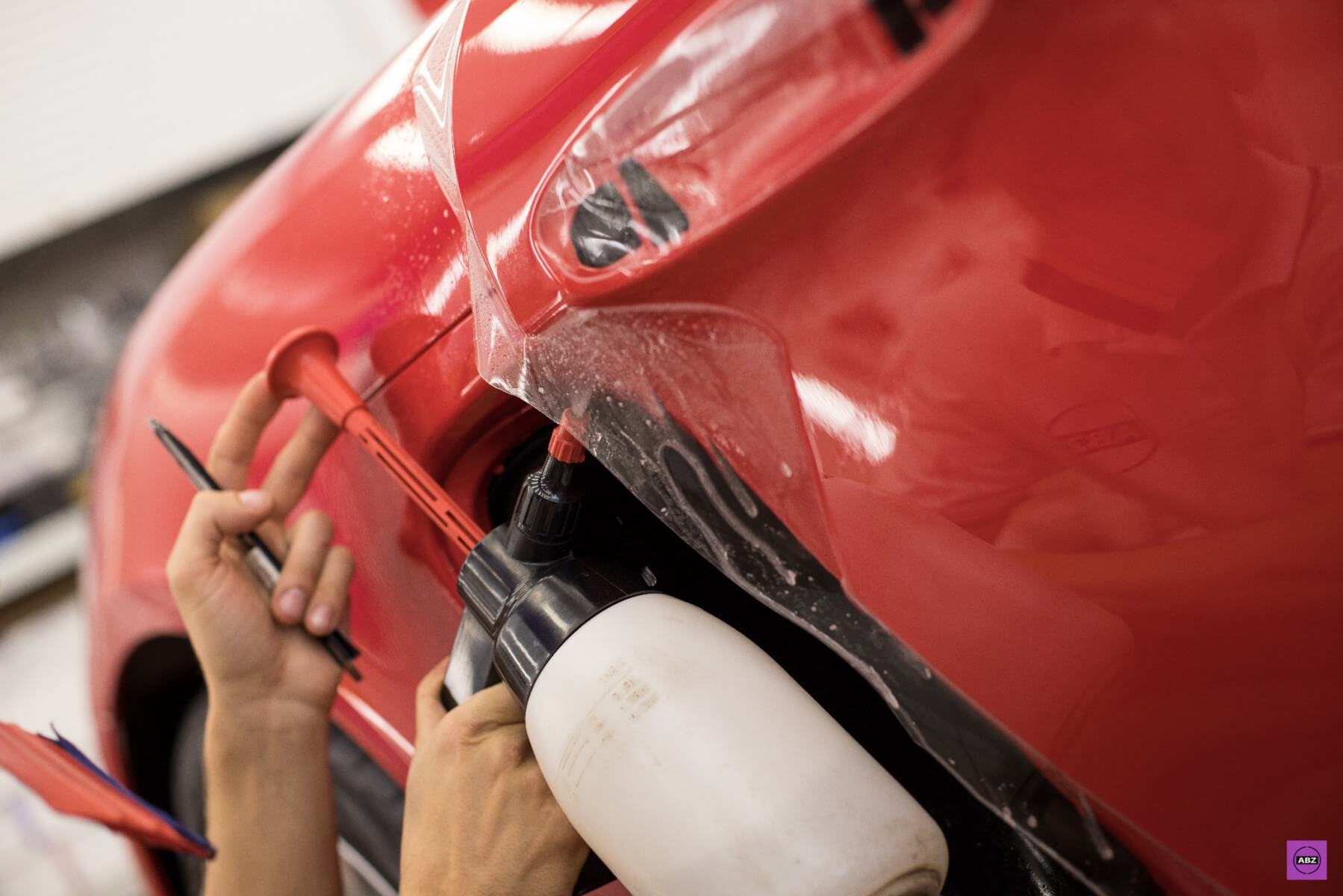 Фото Защита красного Porsche 718 Boxster S глянцевым полиуретаном