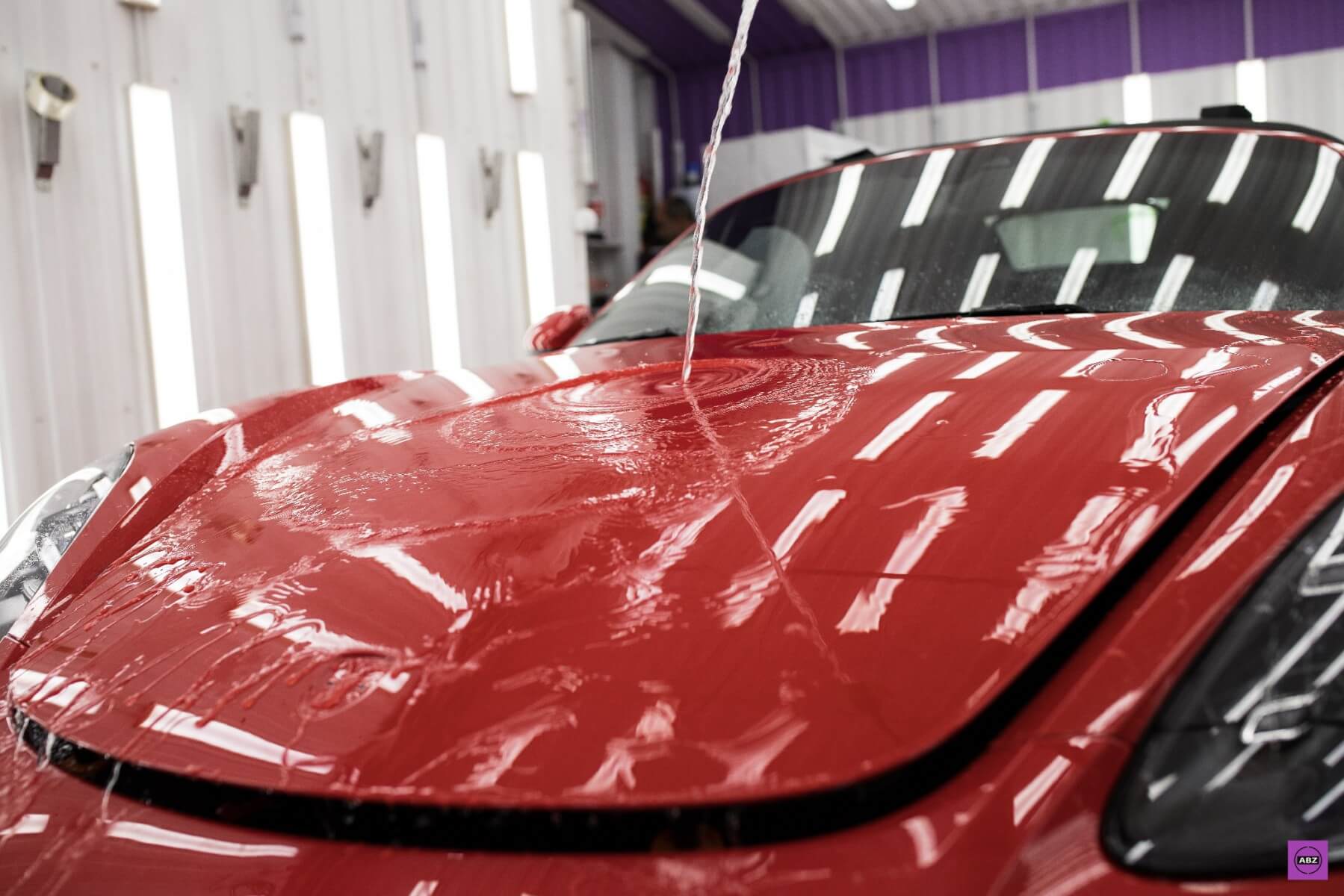 Фото Защита красного Porsche 718 Boxster S глянцевым полиуретаном