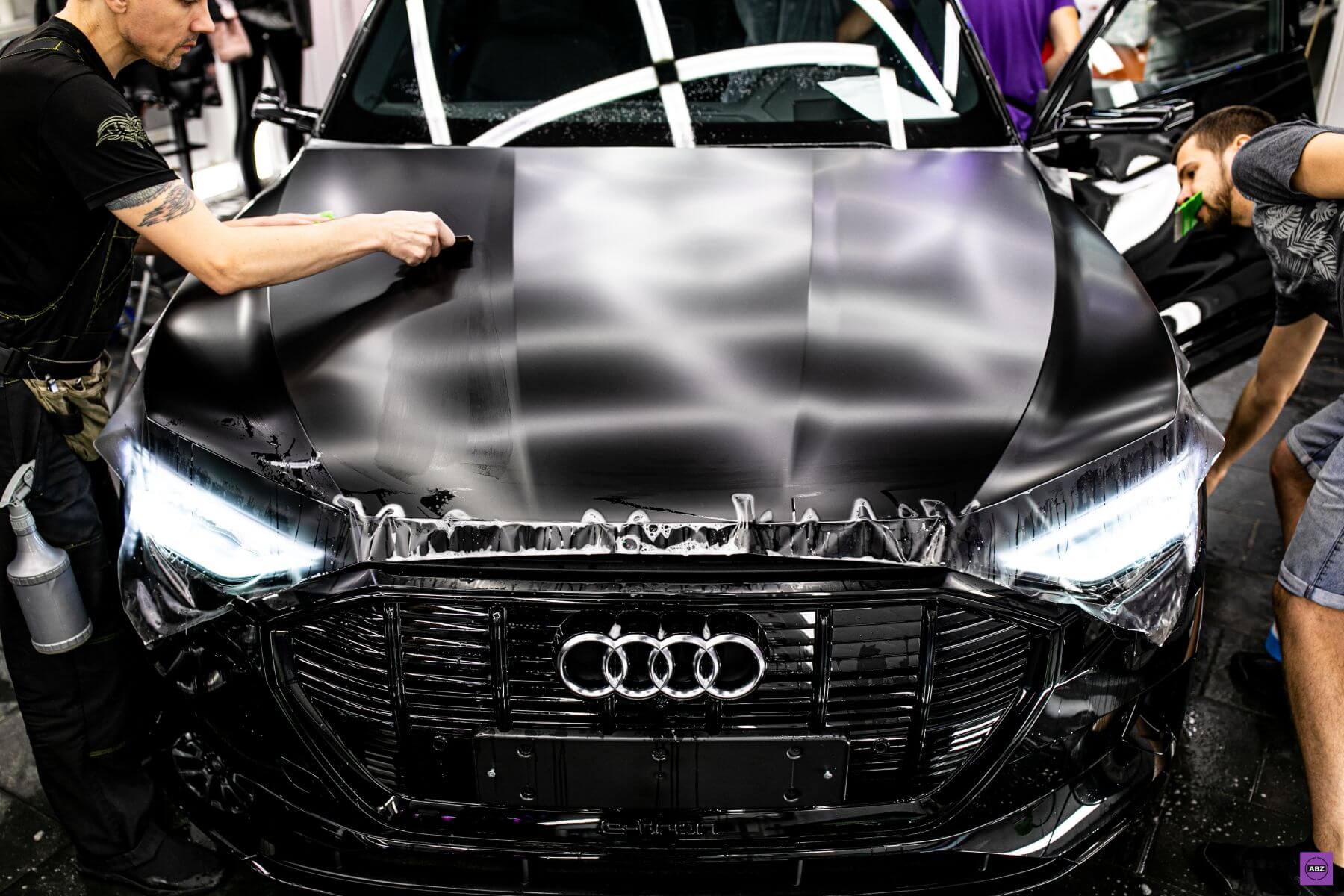 Фото Электромобиль от Audi в матовом полиуретане