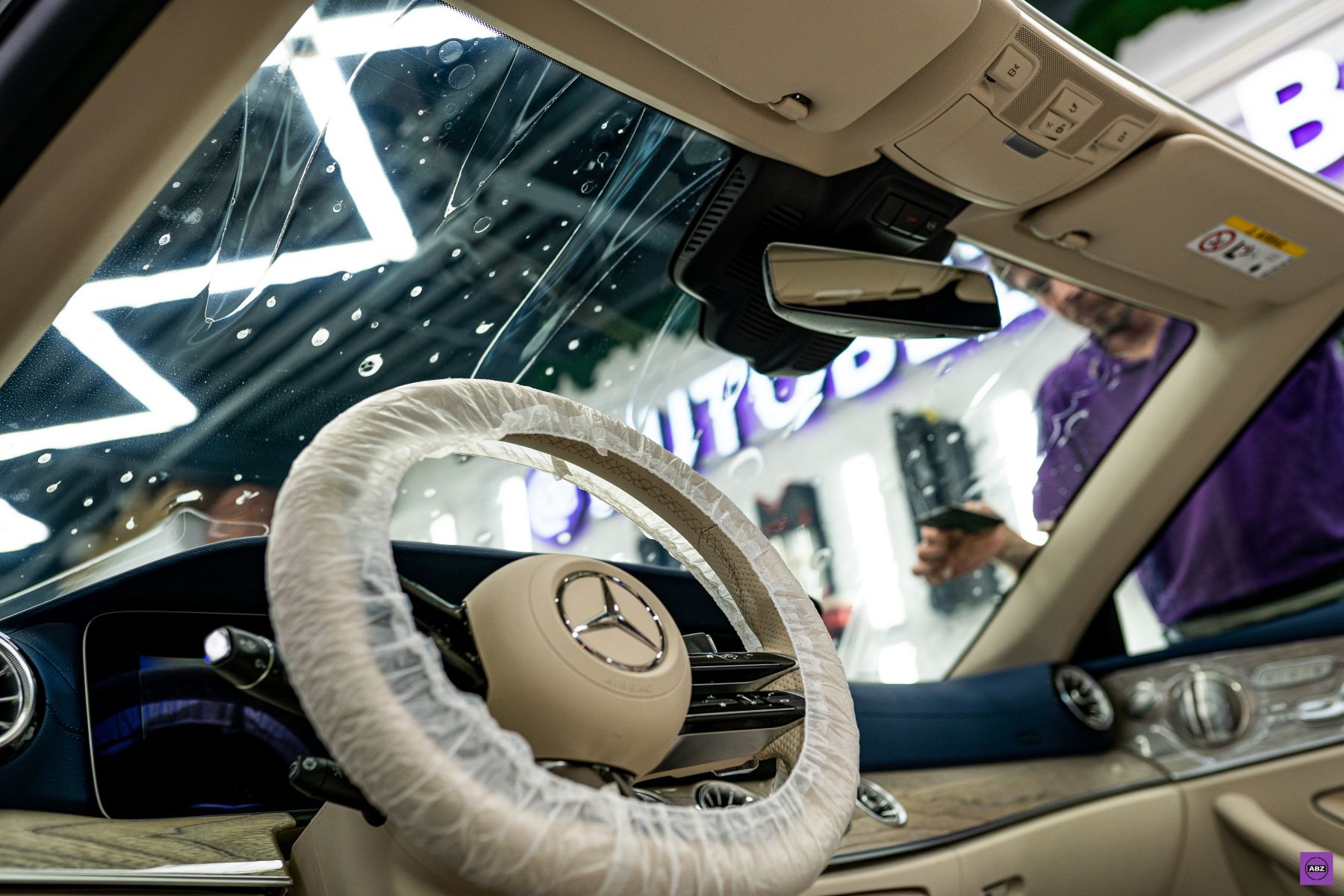Фото Mercedes E-Class Кабриолет в матовом полиуретане Llumar — новый тренд весны 2021