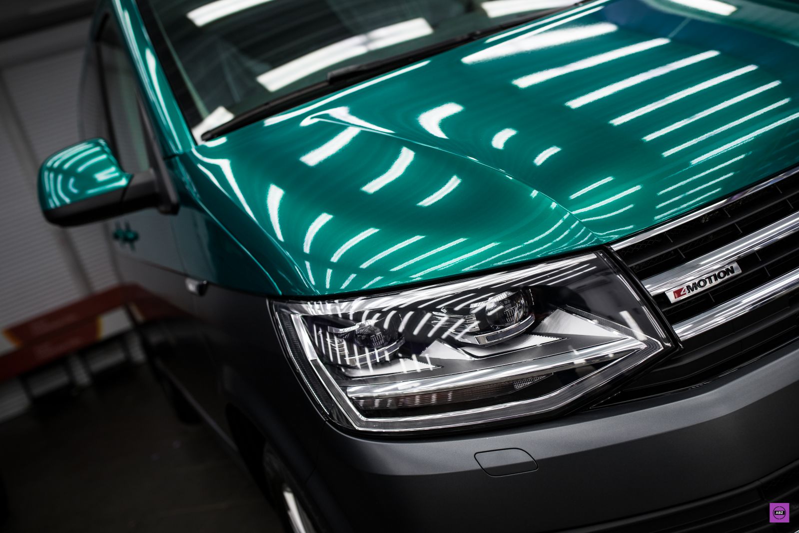 Фото Стильная комбинация винила и полиуретана для Volkswagen Multivan