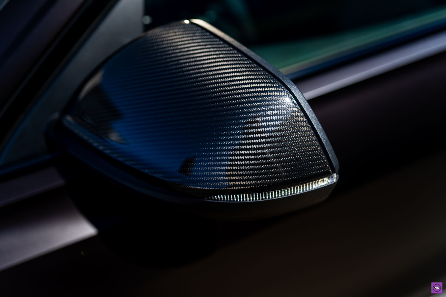 Фото Эксклюзивный тюнинг и защита Audi Q8 Black Cherry матовым полиуретаном