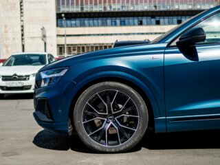 preobrazhenie audi q8 v kosmicheskom cvete galaxy blue 111