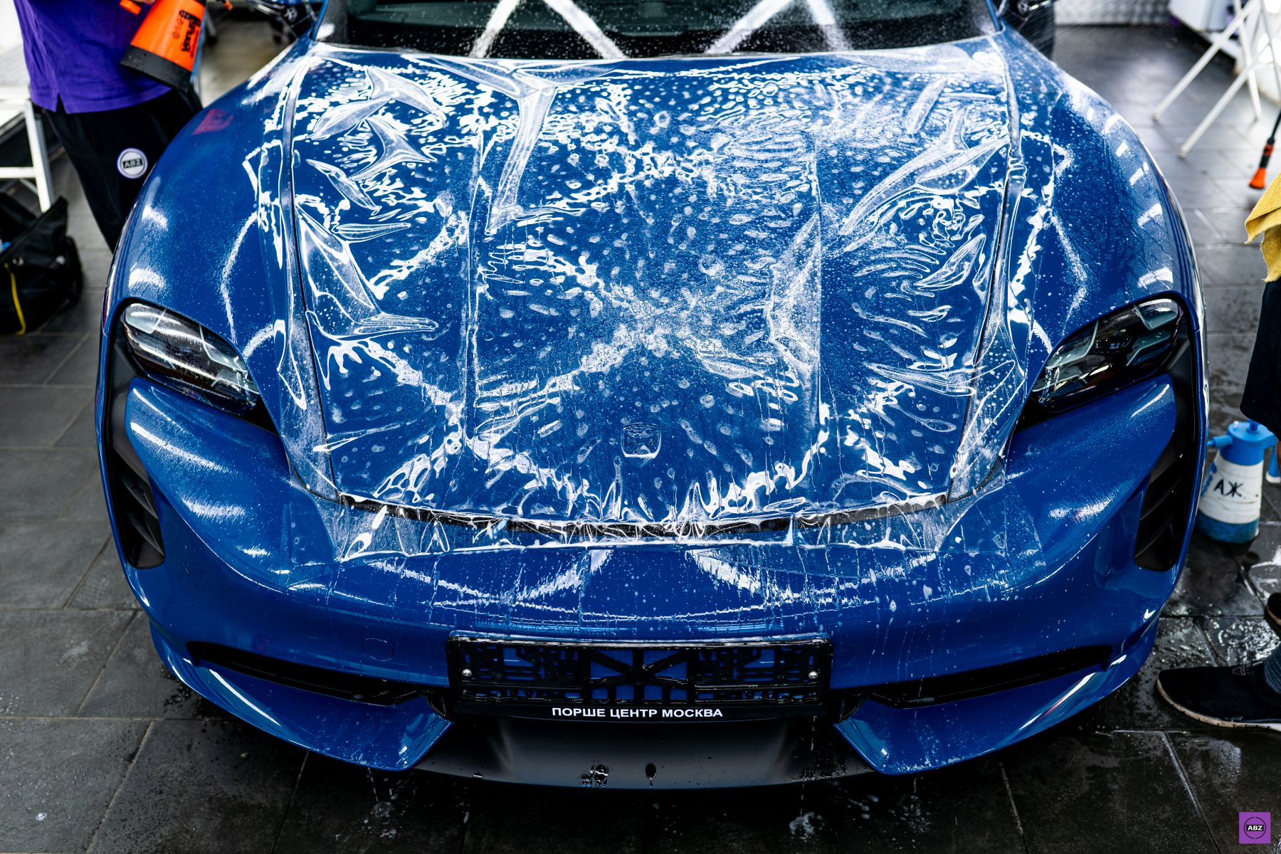Фото Porsche Taycan: правильная защита полиуретаном и обзор модели