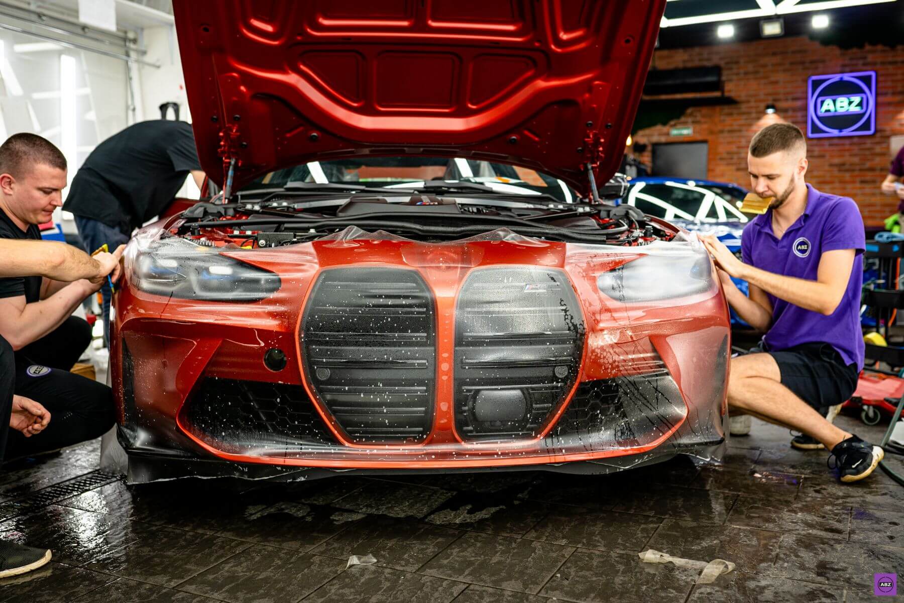 Фото Немецкий спорткар BMW M4 — посмотрите, что может полиуретан сделать с машиной