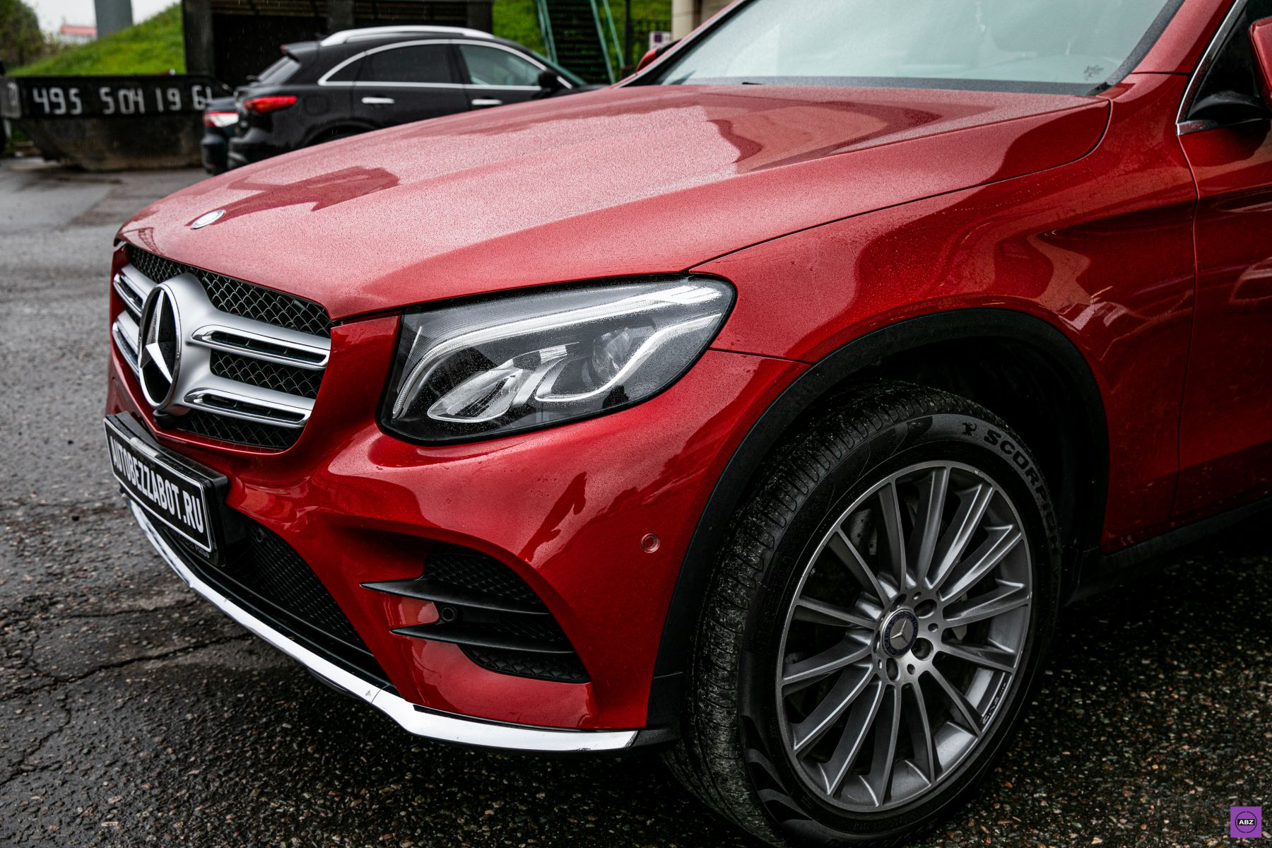Фото Красный, классный Mercedes-Benz GLC под Llumar Gloss