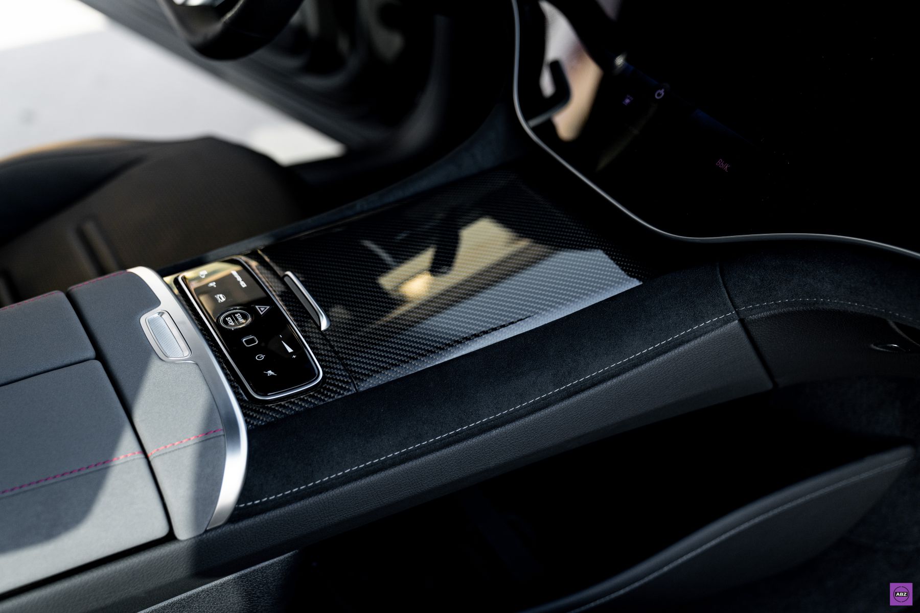 Фото Матовый Mercedes-AMG EQS 53: сочетание Llumar Platinum Matt и глянцевого полиуретана