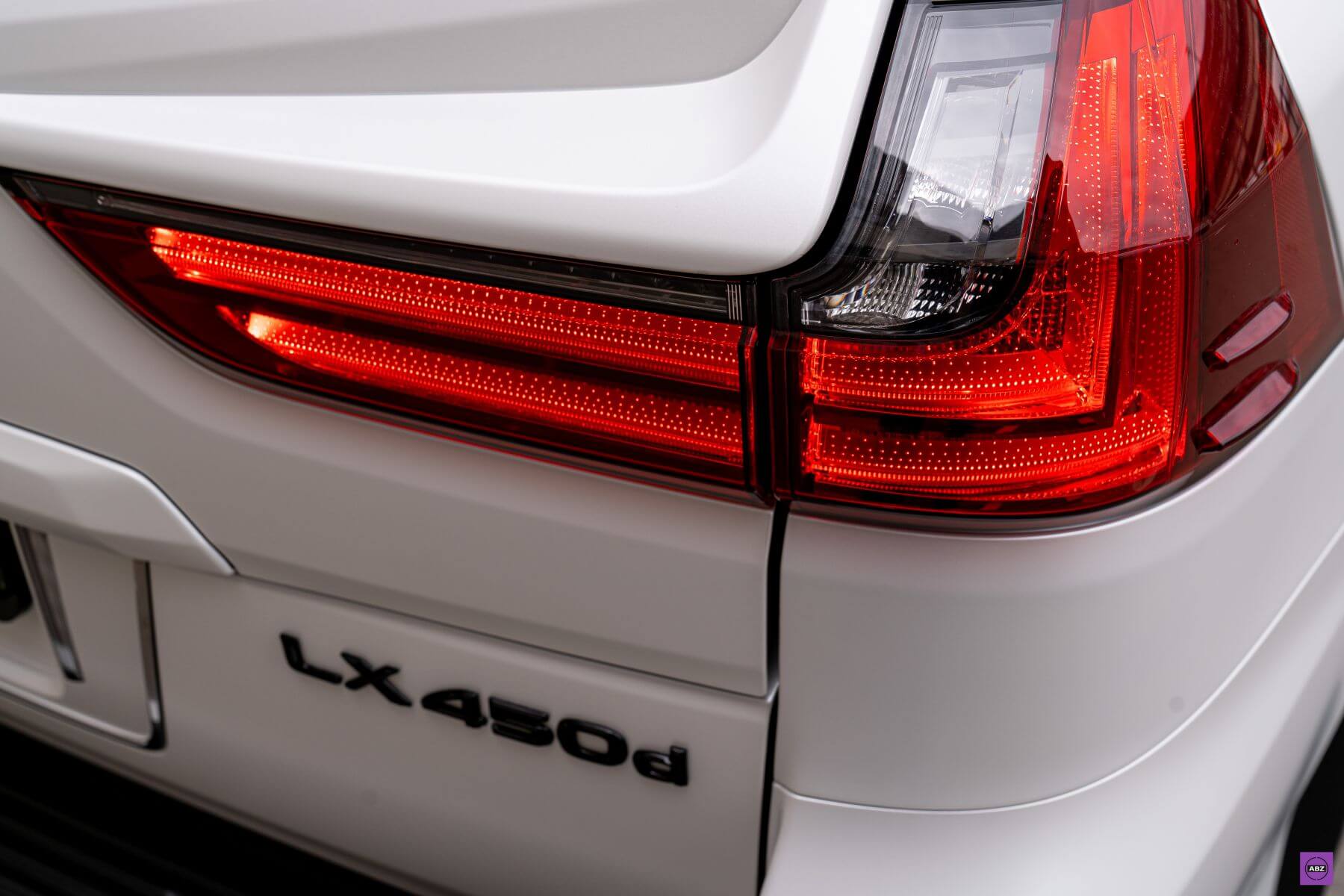 Фото Lexus 450 d – надежный, роскошный, защищенный матовым LLumar