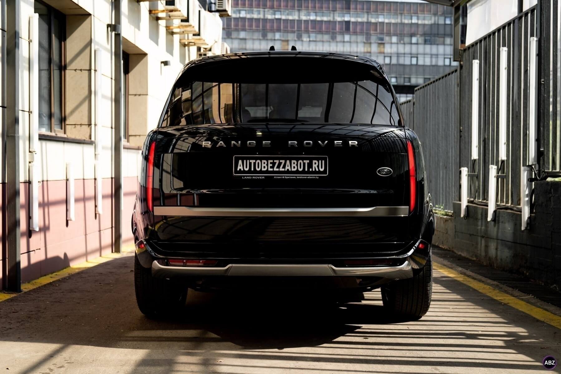Фото Черный Range Rover под защитой глянцевого Llumar Gloss