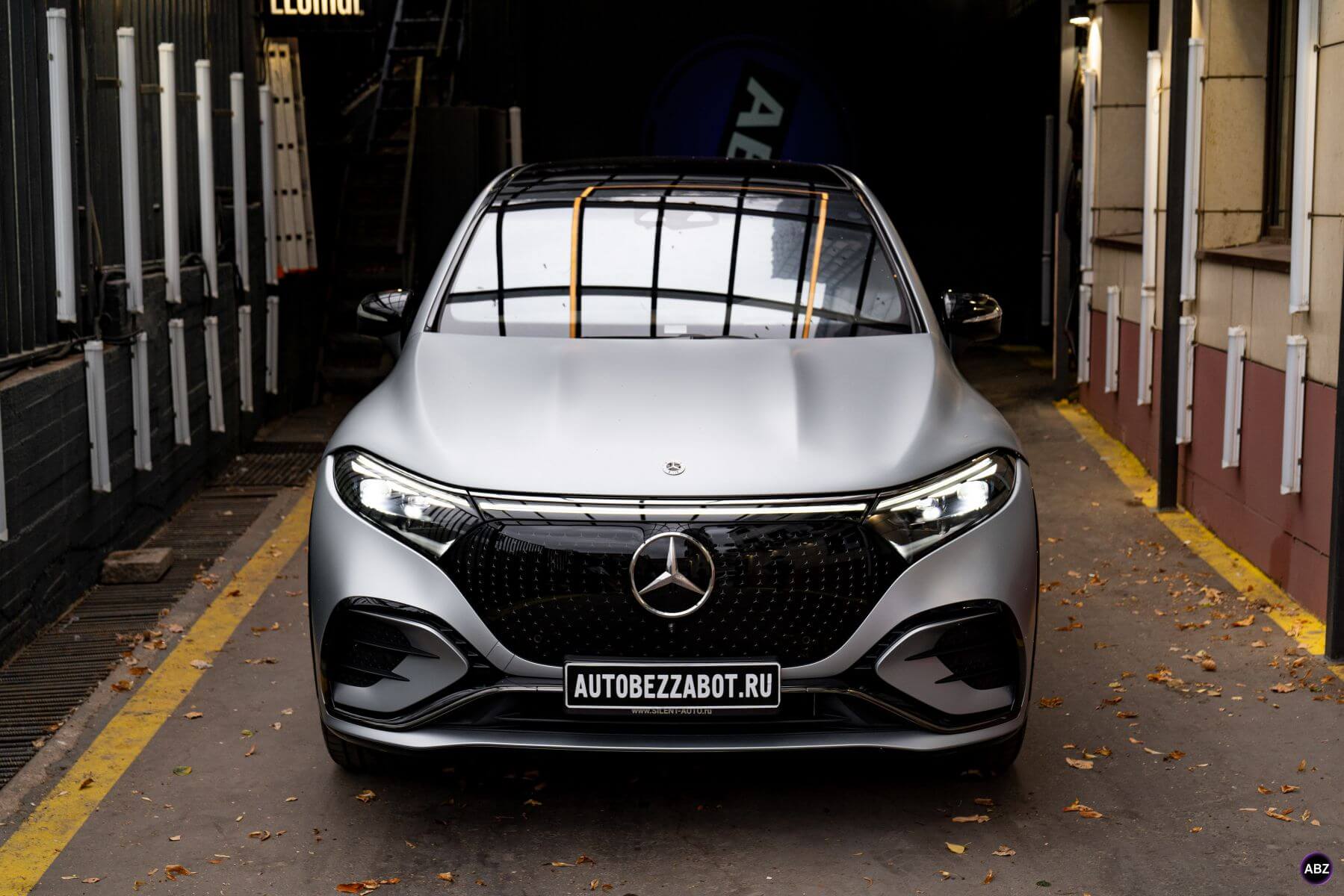 Фото Mercedes-Benz EQS SUV под комбинированной защитой полиуретана Llumar