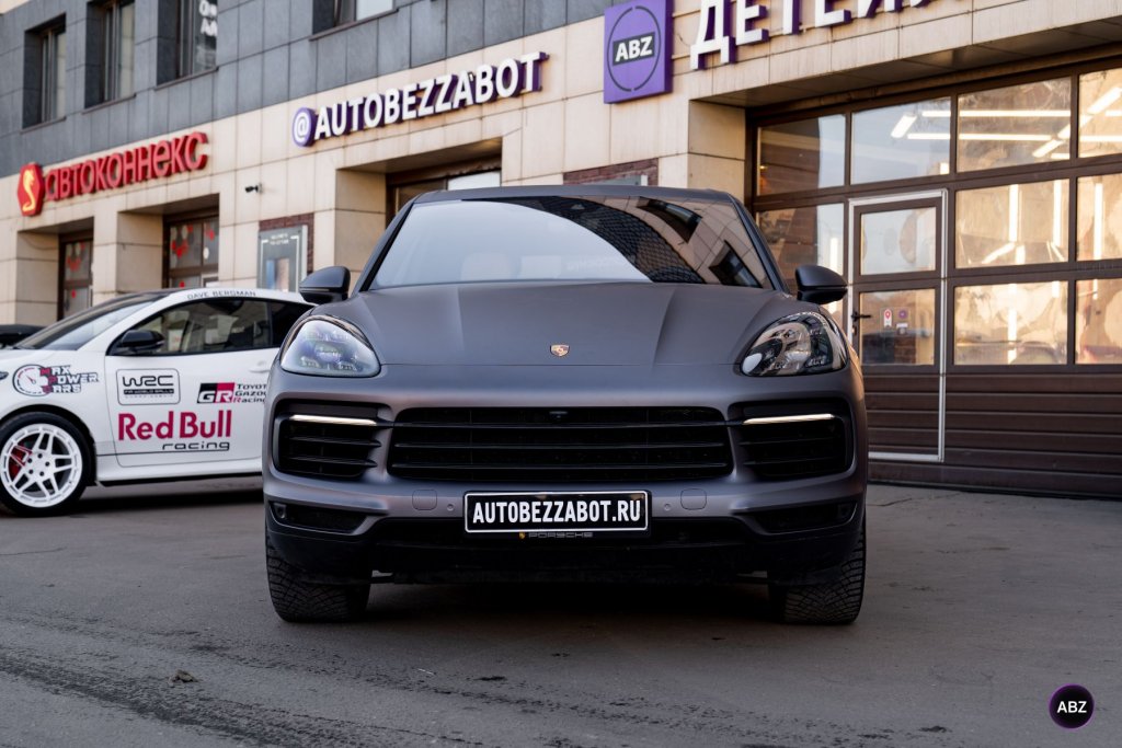 Оклейка Porsche Cayenne плёнкой: гид от мастеров 4 оклейка Porsche Cayenne плёнкой — Porsche Cayenne Lead Ink Grey