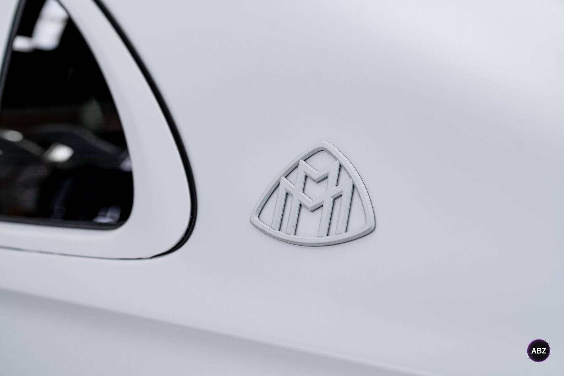 Фото Цветной полиуретан и никакой покраски: свежий образ для Mercedes-Maybach