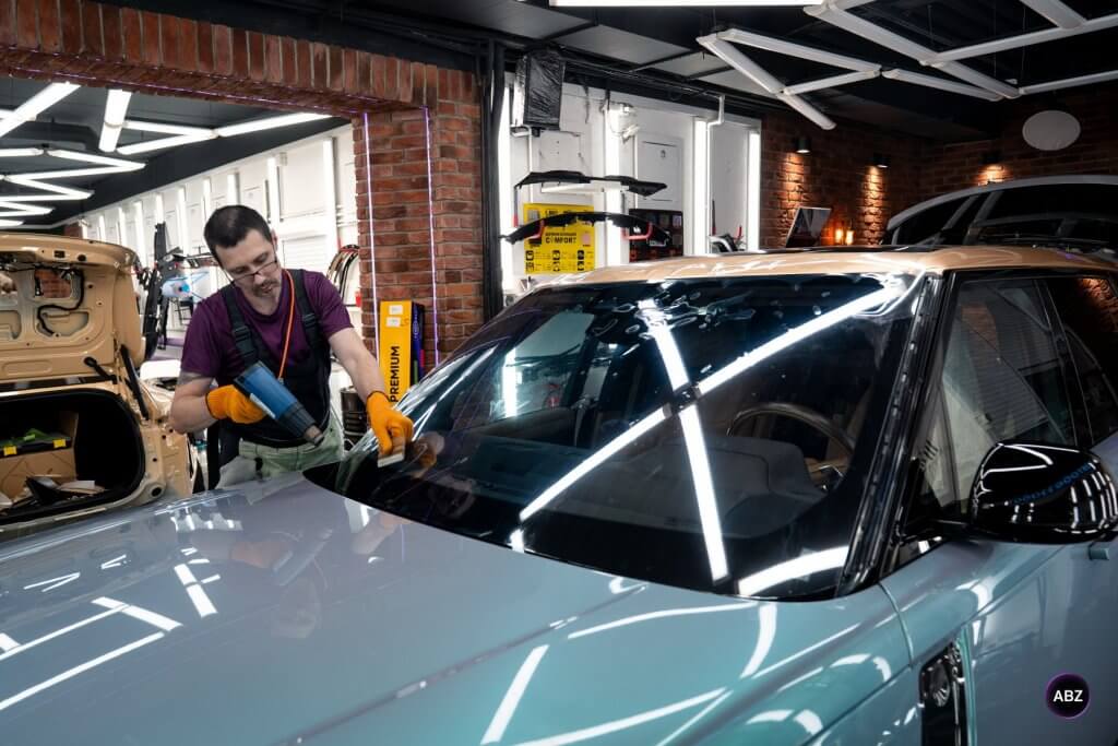 Оклейка Range Rover плёнкой: гид от мастеров 6 оклейка Range Rover плёнкой — Land Rover Range Rover Бирюзовый