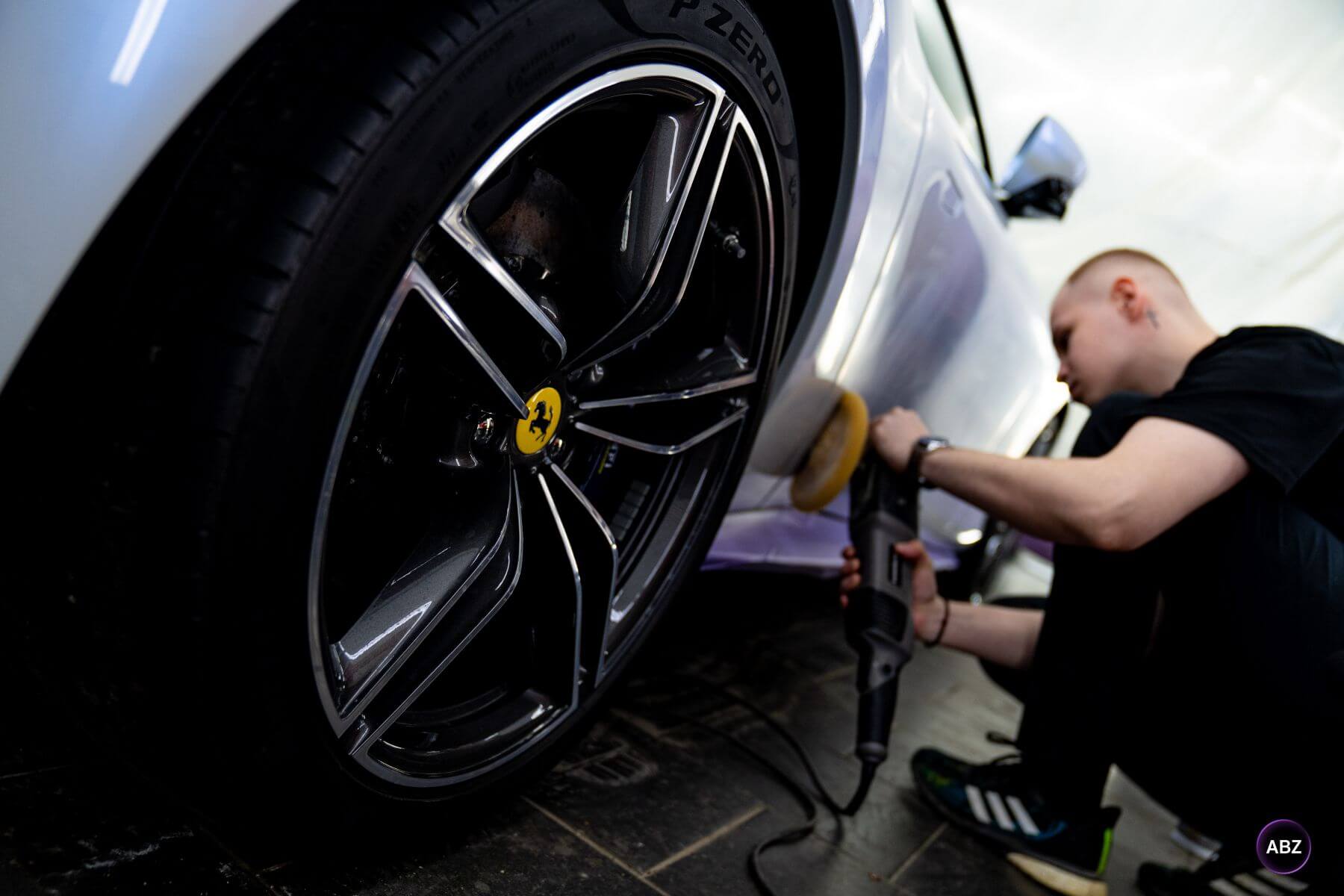 Детейлинг Ferrari Roma Spider — блеск снаружи, чистота внутри 3 Фото Детейлинг Ferrari Roma Spider — блеск снаружи, чистота внутри