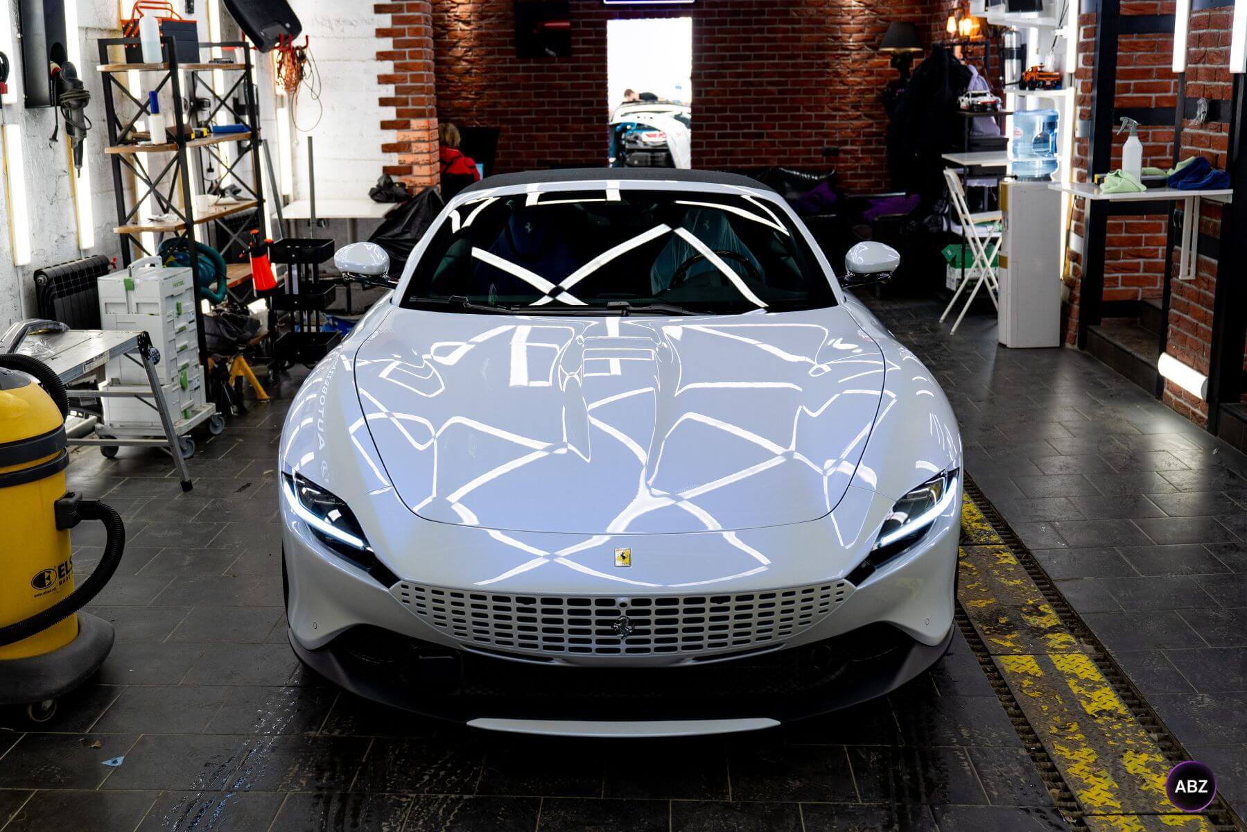 Детейлинг Ferrari Roma Spider — блеск снаружи, чистота внутри 15 Фото Детейлинг Ferrari Roma Spider — блеск снаружи, чистота внутри