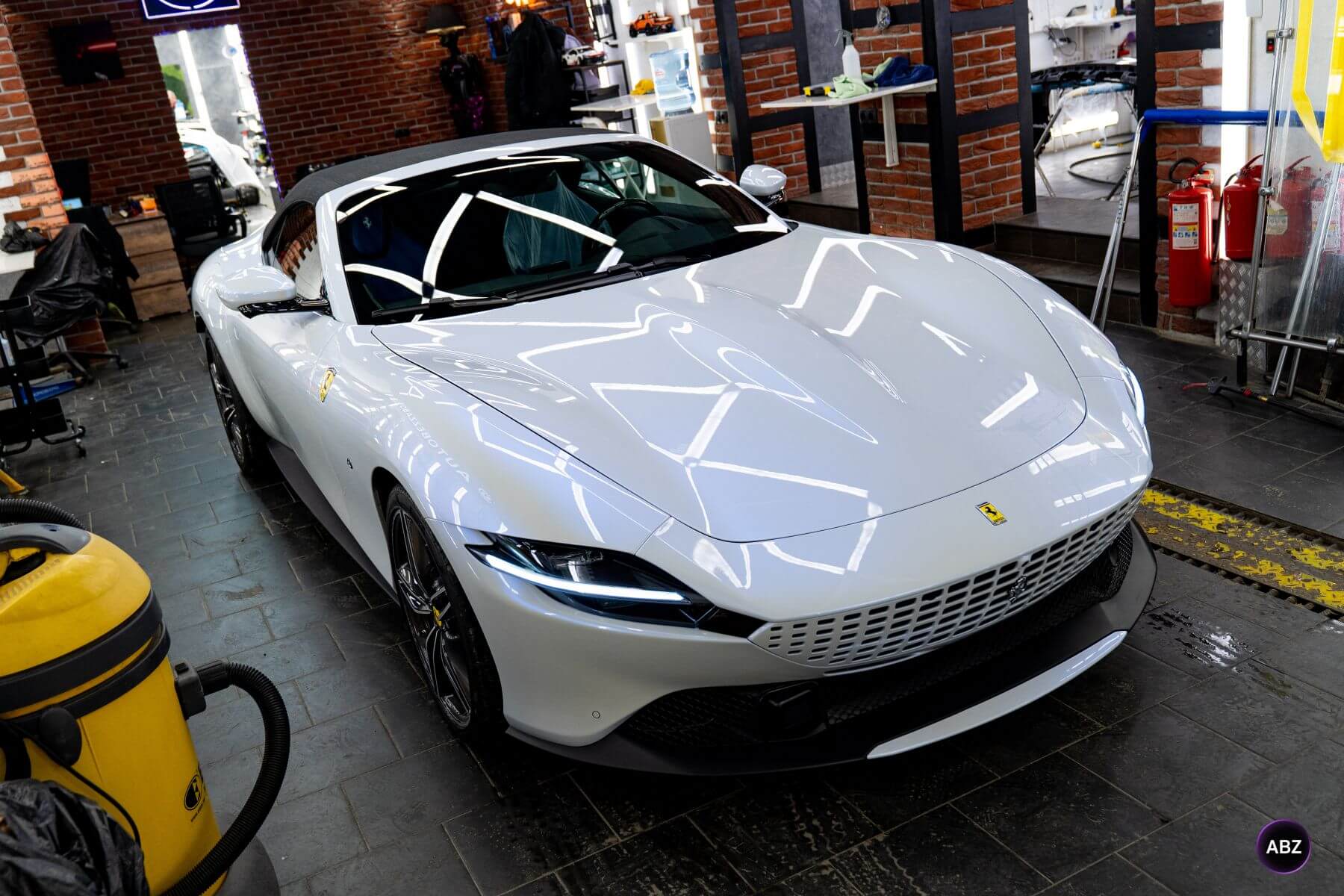 Детейлинг Ferrari Roma Spider — блеск снаружи, чистота внутри 17 Фото Детейлинг Ferrari Roma Spider — блеск снаружи, чистота внутри