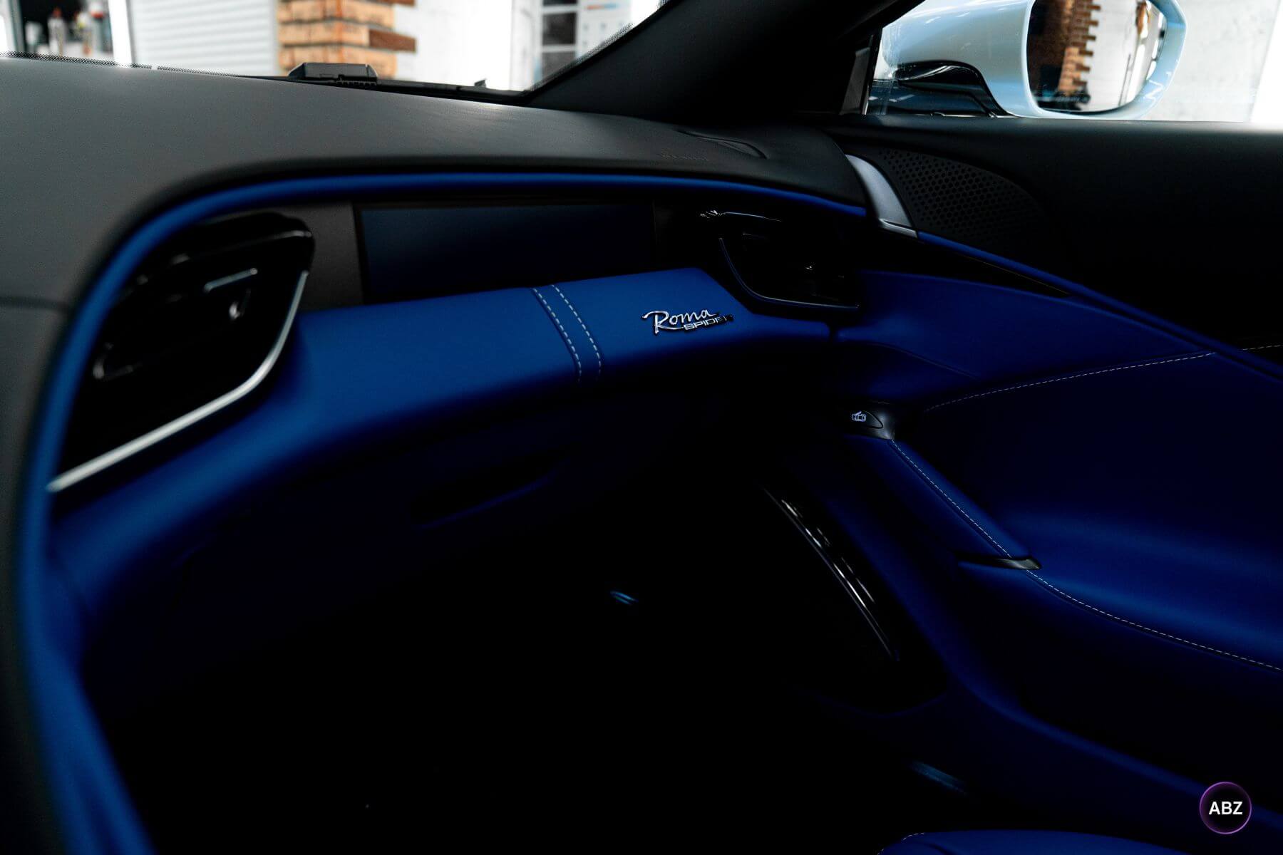 Детейлинг Ferrari Roma Spider — блеск снаружи, чистота внутри 13 Фото Детейлинг Ferrari Roma Spider — блеск снаружи, чистота внутри