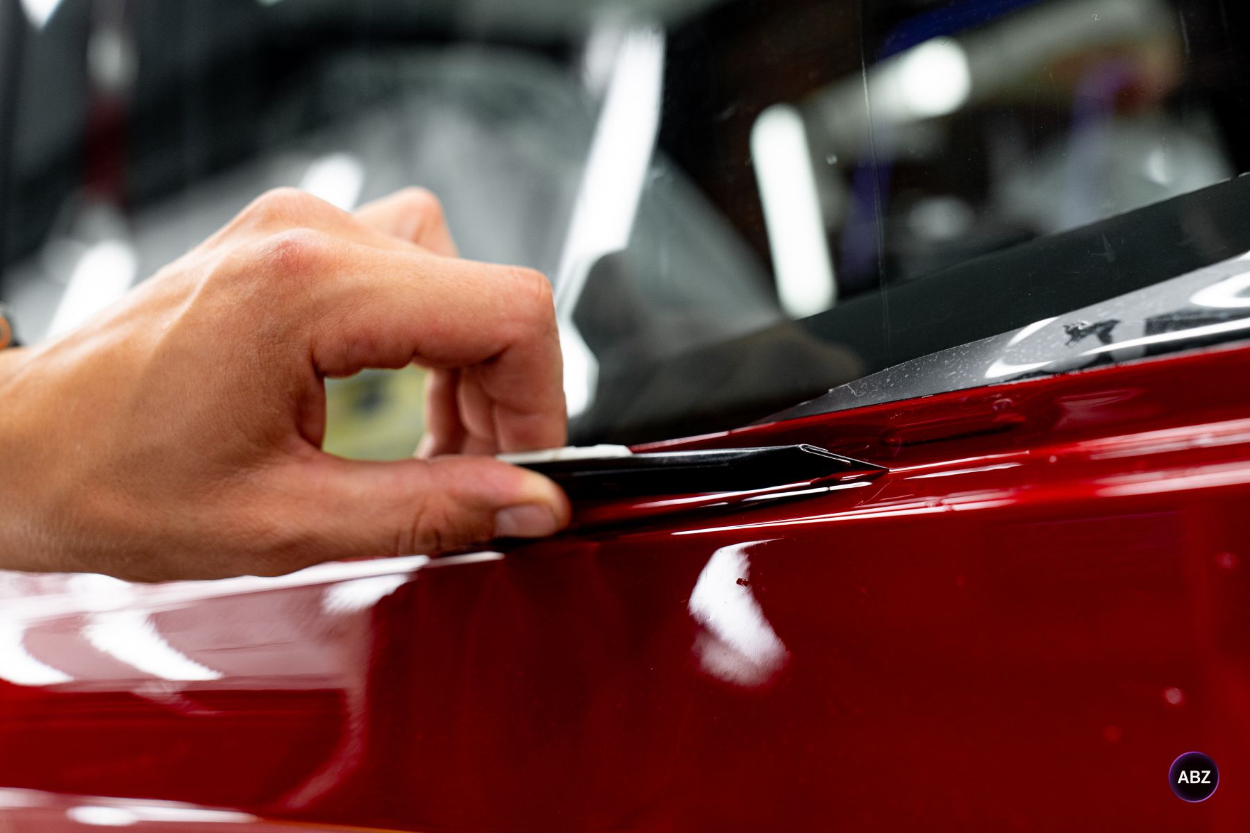 Красный Cadillac Escalade без следов эксплуатации: пленка, стекло и салон 6 Фото Красный Cadillac Escalade без следов эксплуатации: пленка, стекло и салон