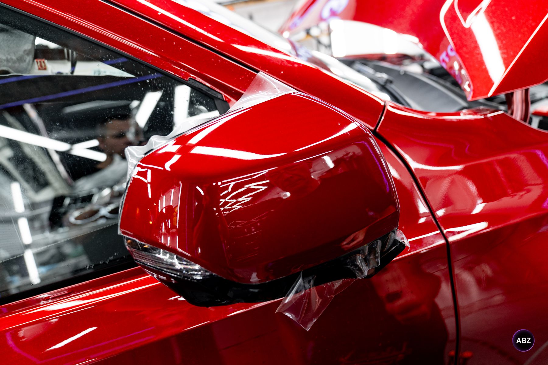 Красный Cadillac Escalade без следов эксплуатации: пленка, стекло и салон 8 Фото Красный Cadillac Escalade без следов эксплуатации: пленка, стекло и салон