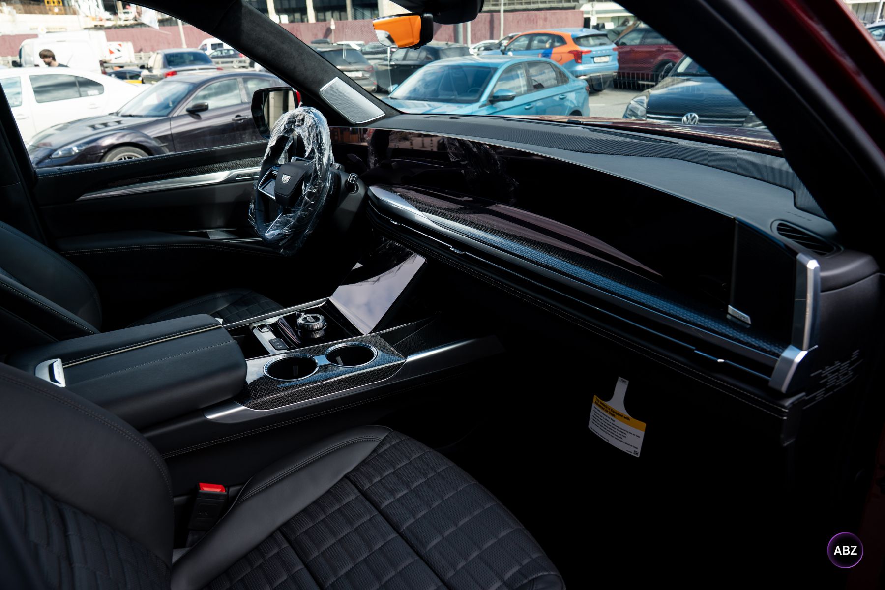 Красный Cadillac Escalade без следов эксплуатации: пленка, стекло и салон 14 Фото Красный Cadillac Escalade без следов эксплуатации: пленка, стекло и салон