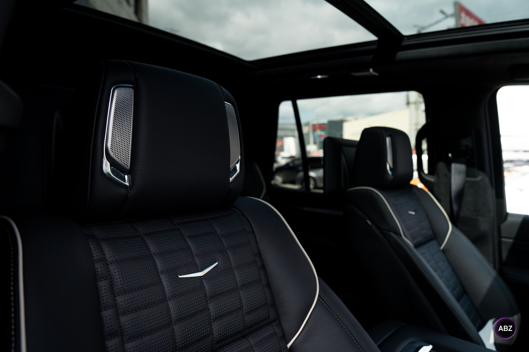 Красный Cadillac Escalade без следов эксплуатации: пленка, стекло и салон 16 Фото Красный Cadillac Escalade без следов эксплуатации: пленка, стекло и салон