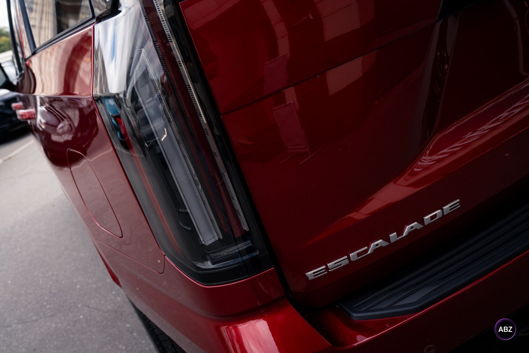 Красный Cadillac Escalade без следов эксплуатации: пленка, стекло и салон 11 Фото Красный Cadillac Escalade без следов эксплуатации: пленка, стекло и салон