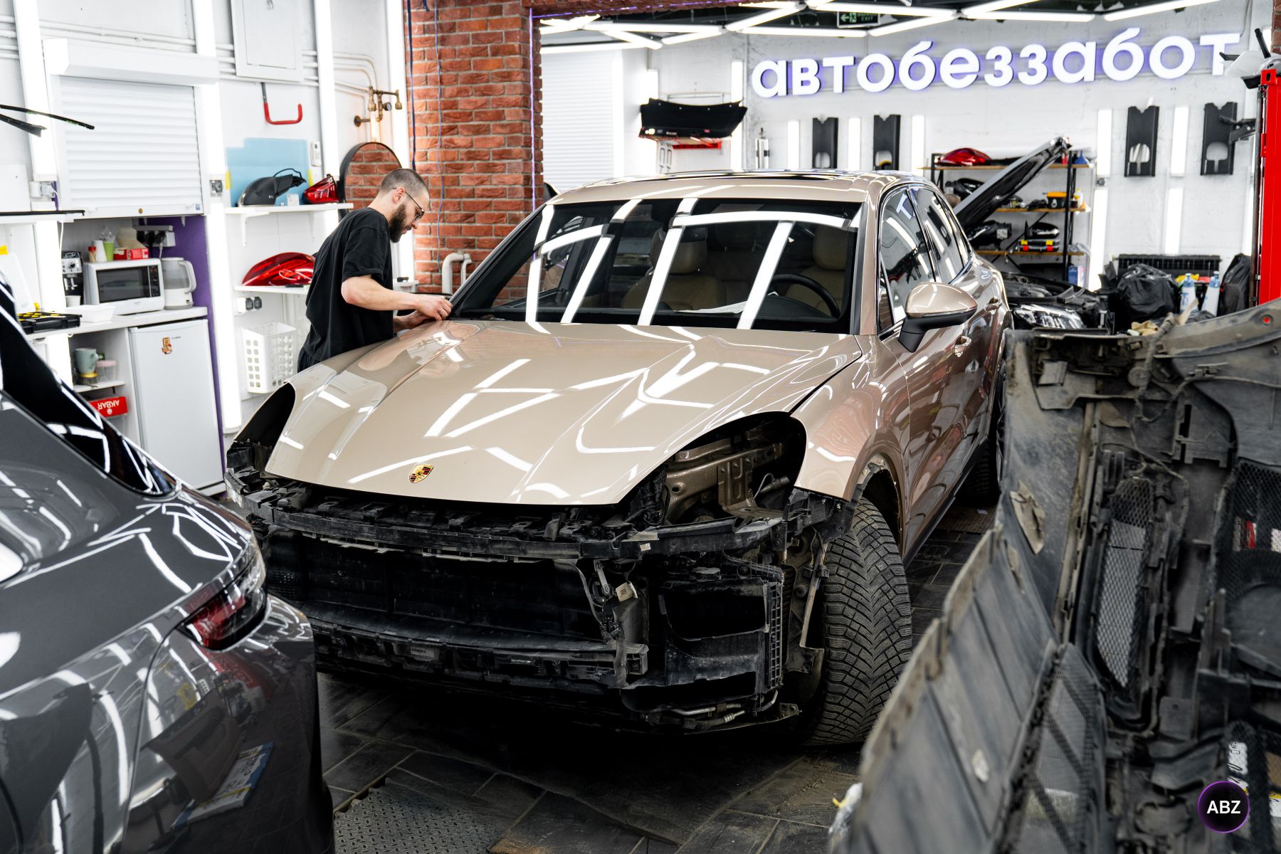 Porsche Cayenne в новом цвете: из бежевого в матовый Lead Ink Grey 1 Фото Porsche Cayenne в новом цвете: из бежевого в матовый Lead Ink Grey
