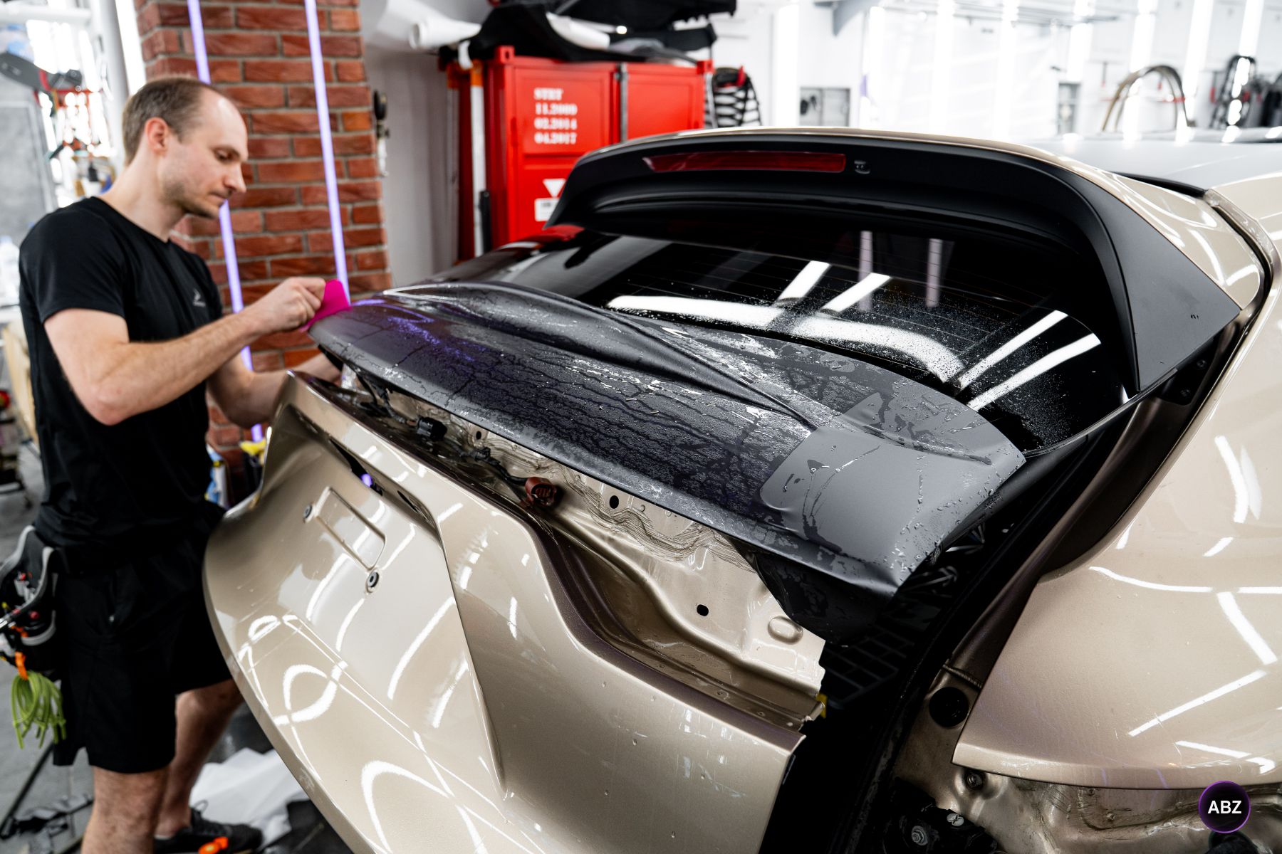 Porsche Cayenne в новом цвете: из бежевого в матовый Lead Ink Grey 3 Фото Porsche Cayenne в новом цвете: из бежевого в матовый Lead Ink Grey