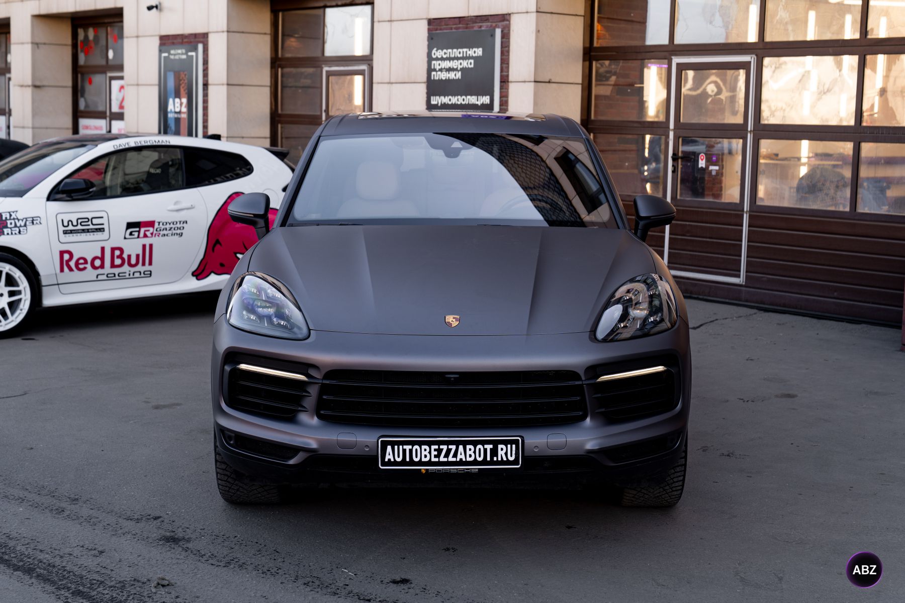 Porsche Cayenne в новом цвете: из бежевого в матовый Lead Ink Grey 5 Фото Porsche Cayenne в новом цвете: из бежевого в матовый Lead Ink Grey