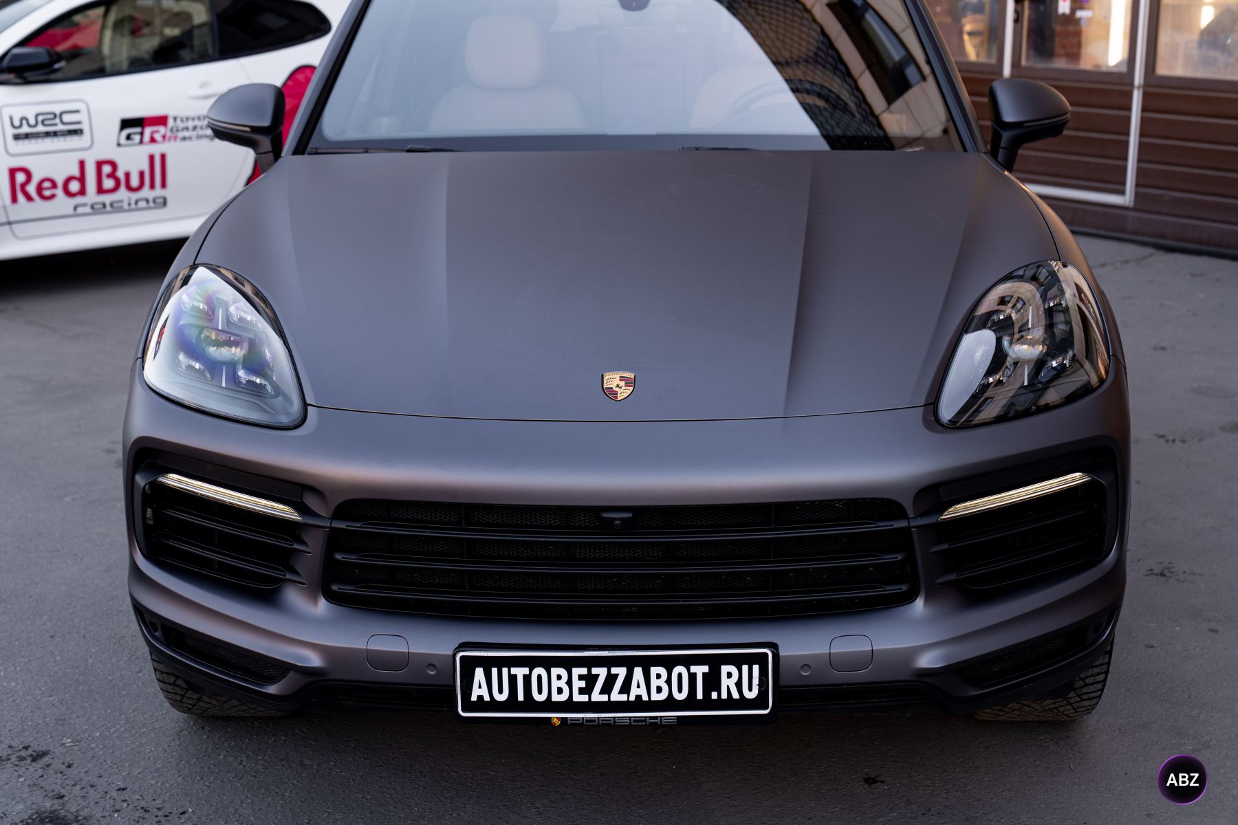 Porsche Cayenne в новом цвете: из бежевого в матовый Lead Ink Grey 10 Фото Porsche Cayenne в новом цвете: из бежевого в матовый Lead Ink Grey