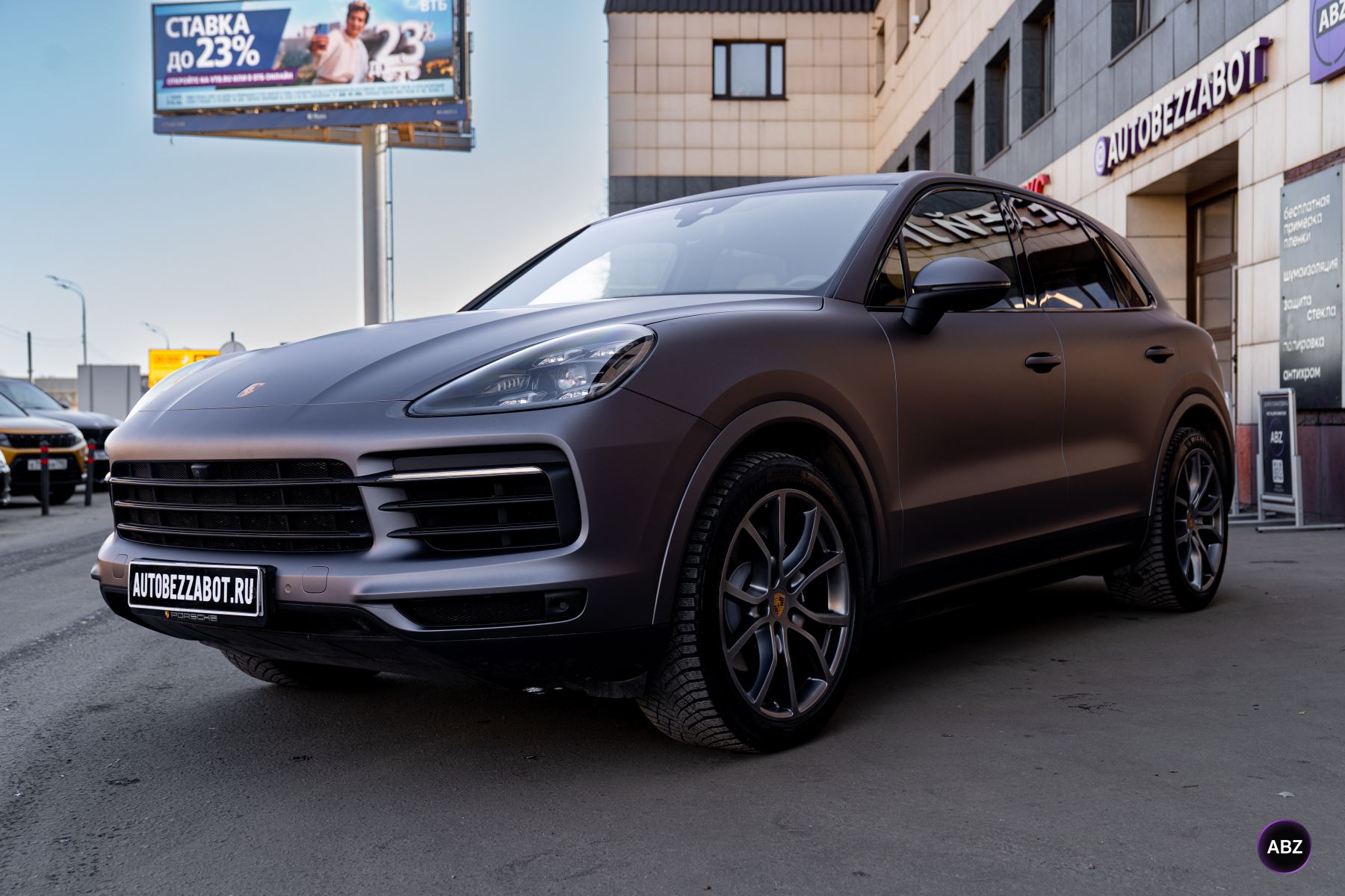 Porsche Cayenne в новом цвете: из бежевого в матовый Lead Ink Grey 17 Фото Porsche Cayenne в новом цвете: из бежевого в матовый Lead Ink Grey