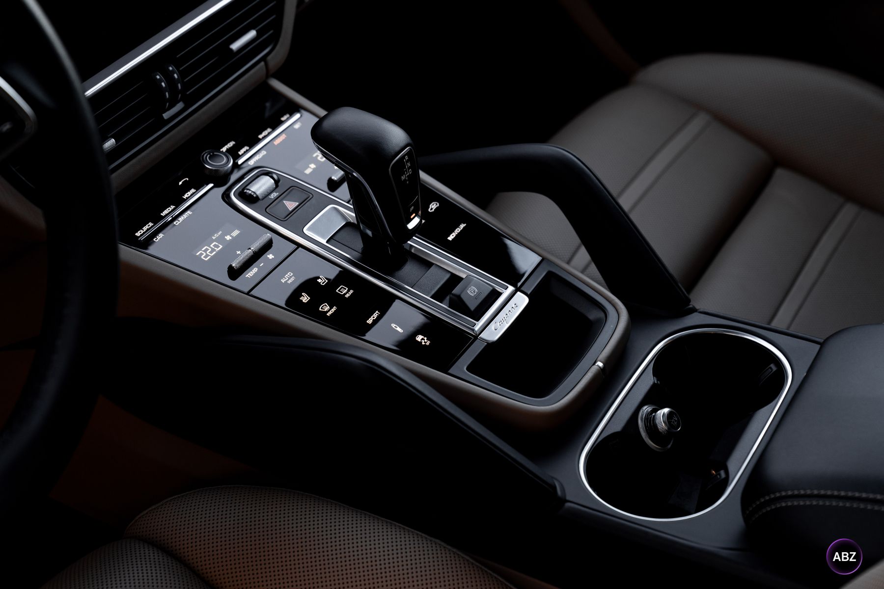 Porsche Cayenne в новом цвете: из бежевого в матовый Lead Ink Grey 8 Фото Porsche Cayenne в новом цвете: из бежевого в матовый Lead Ink Grey