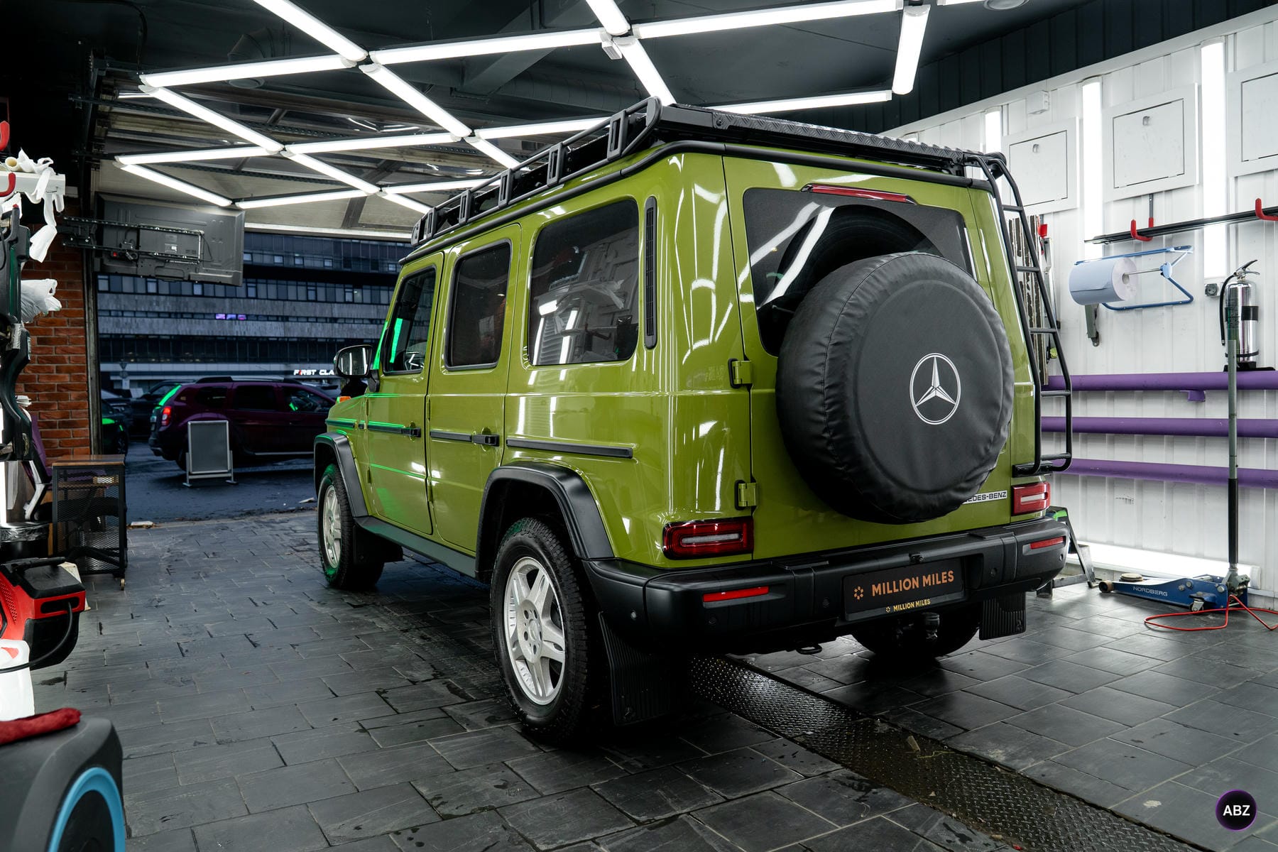 Mercedes-Benz G63 после оклейки: баланс глянца и мата 2 Фото Mercedes-Benz G63 после оклейки: баланс глянца и мата