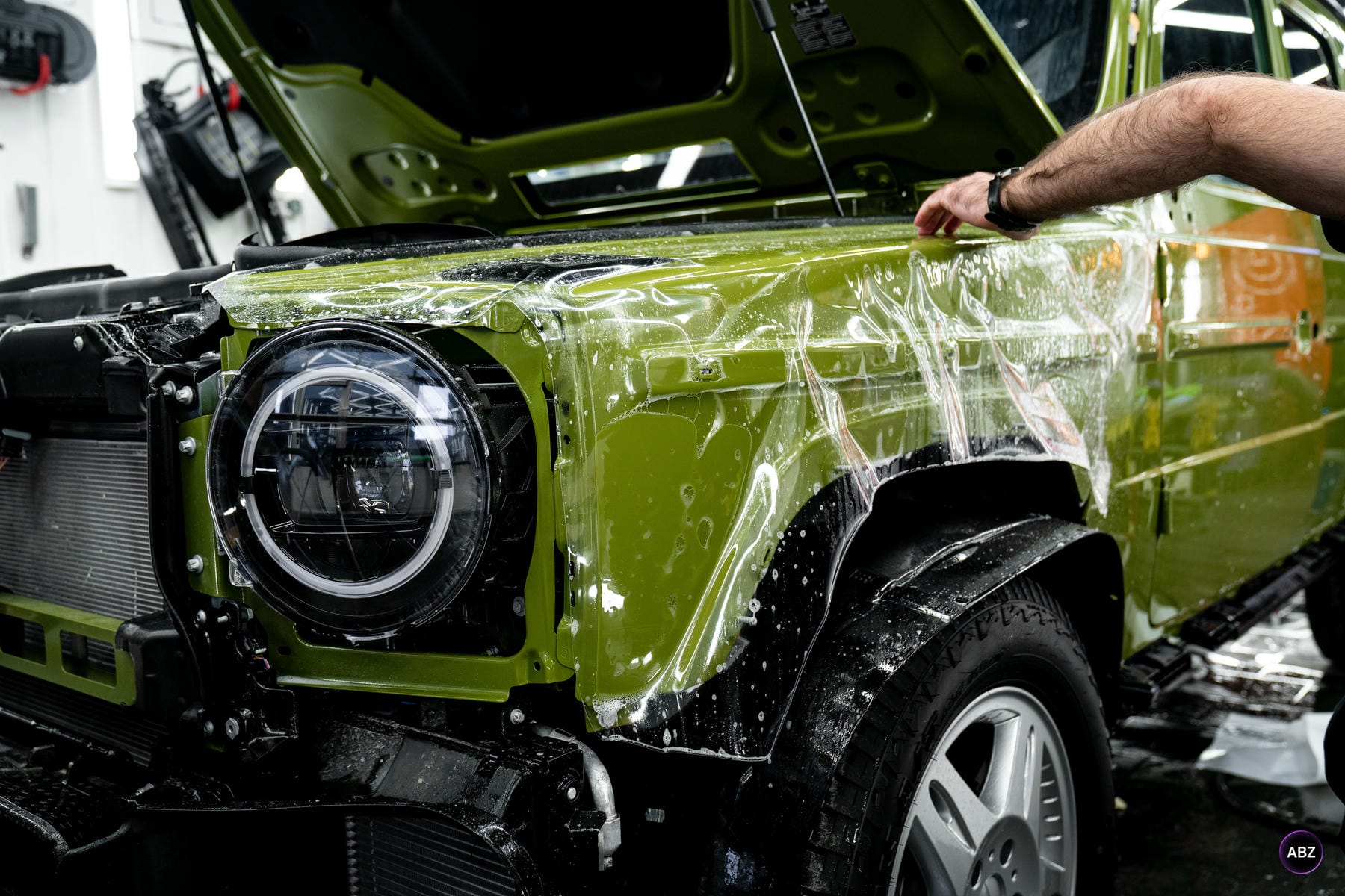 Mercedes-Benz G63 после оклейки: баланс глянца и мата 4 Фото Mercedes-Benz G63 после оклейки: баланс глянца и мата