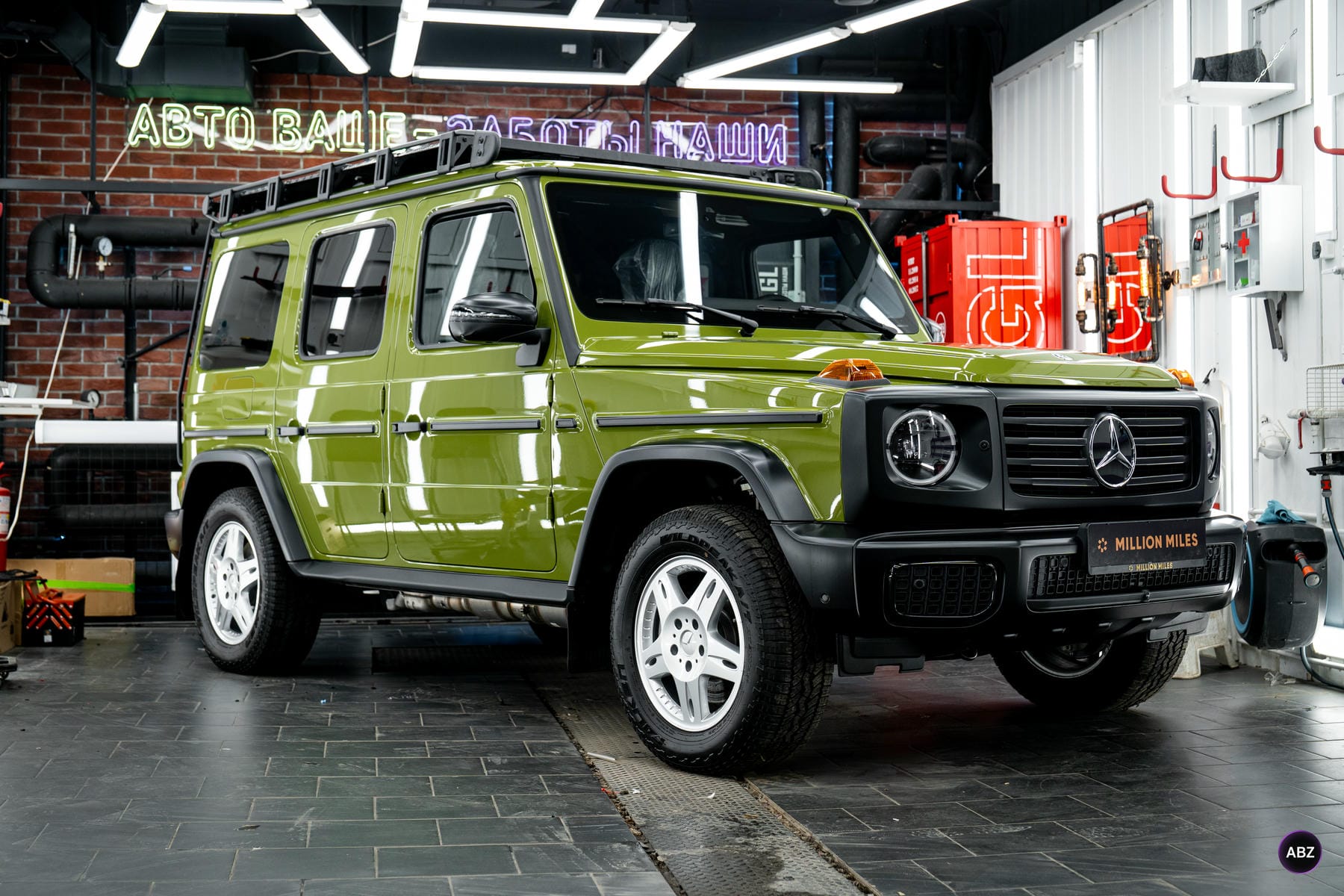 Mercedes-Benz G63 после оклейки: баланс глянца и мата 7 Фото Mercedes-Benz G63 после оклейки: баланс глянца и мата