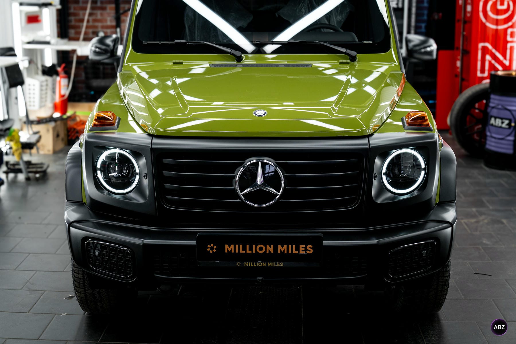 Mercedes-Benz G63 после оклейки: баланс глянца и мата 6 Фото Mercedes-Benz G63 после оклейки: баланс глянца и мата