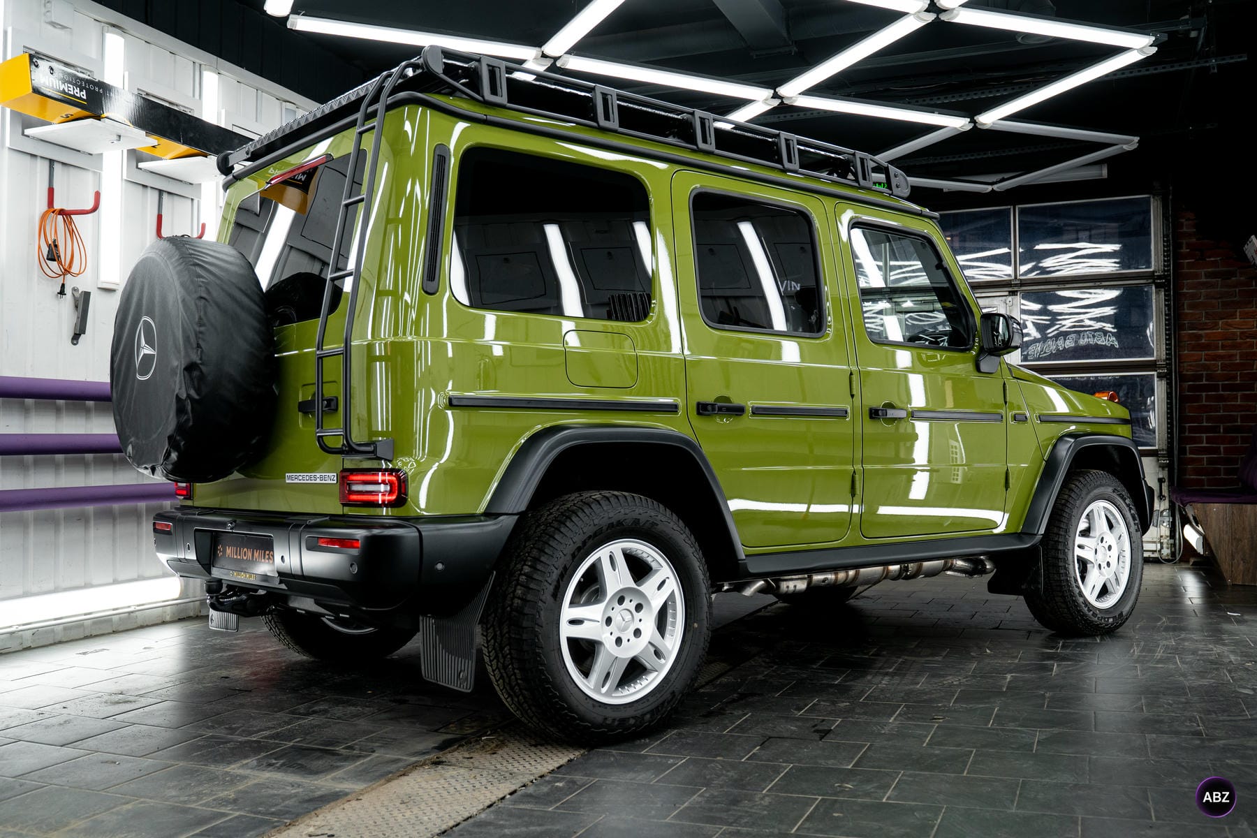 Mercedes-Benz G63 после оклейки: баланс глянца и мата 13 Фото Mercedes-Benz G63 после оклейки: баланс глянца и мата
