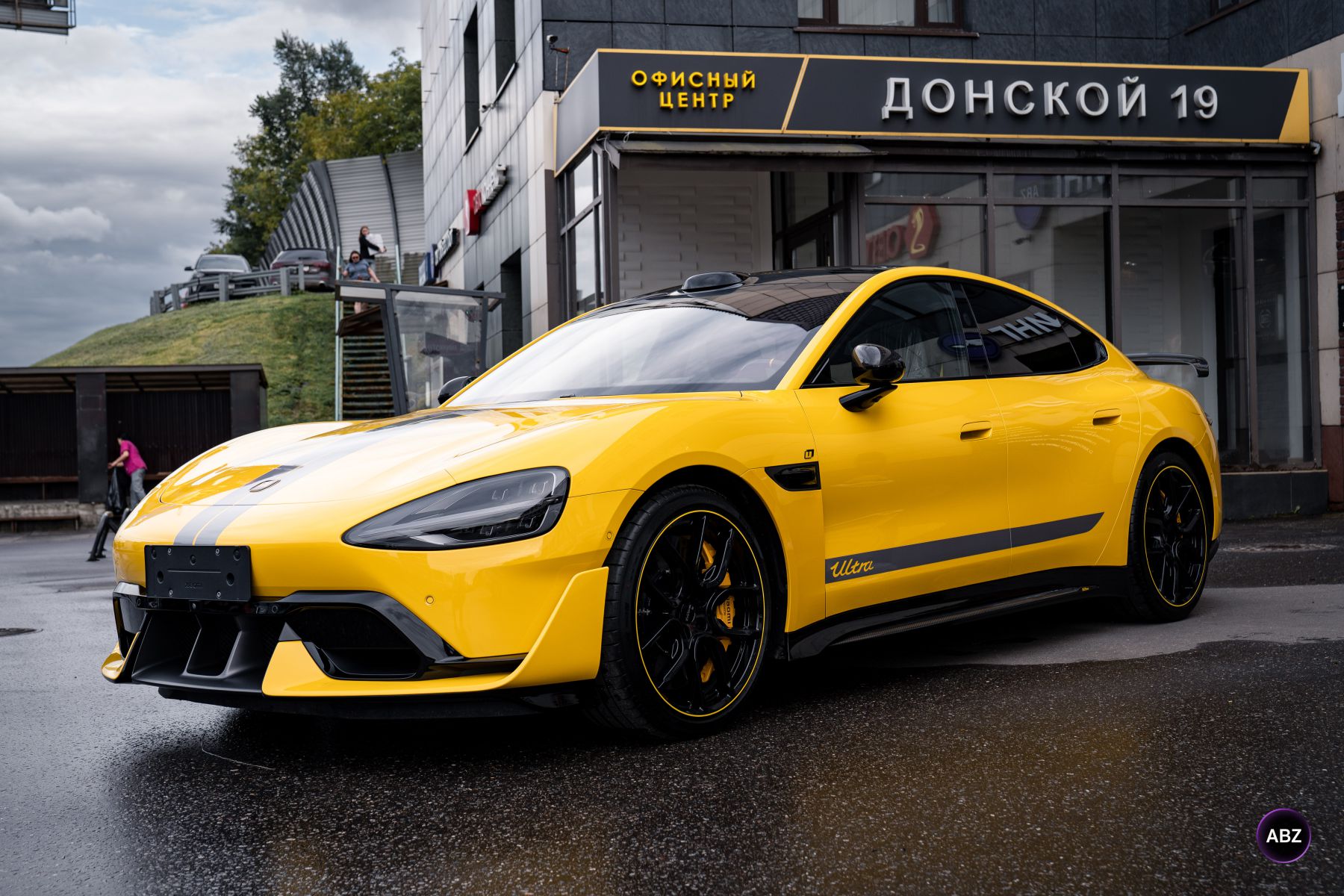 Оклейка пленкой Xiaomi SU7: когда цвет важнее всего 16 Фото Оклейка пленкой Xiaomi SU7: когда цвет важнее всего