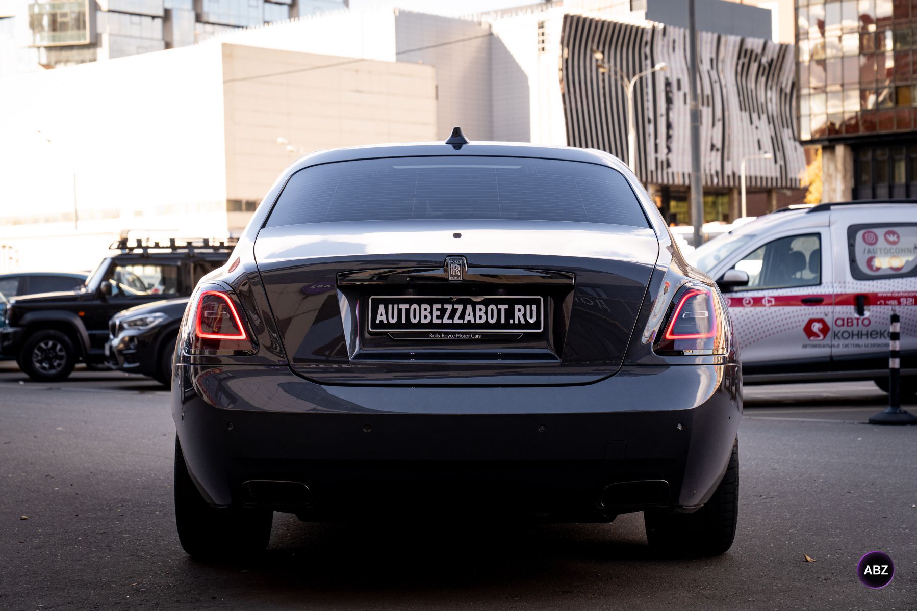 Rolls-Royce Ghost — когда внимание к деталям важнее внешних эффектов 13 Фото Rolls-Royce Ghost — когда внимание к деталям важнее внешних эффектов