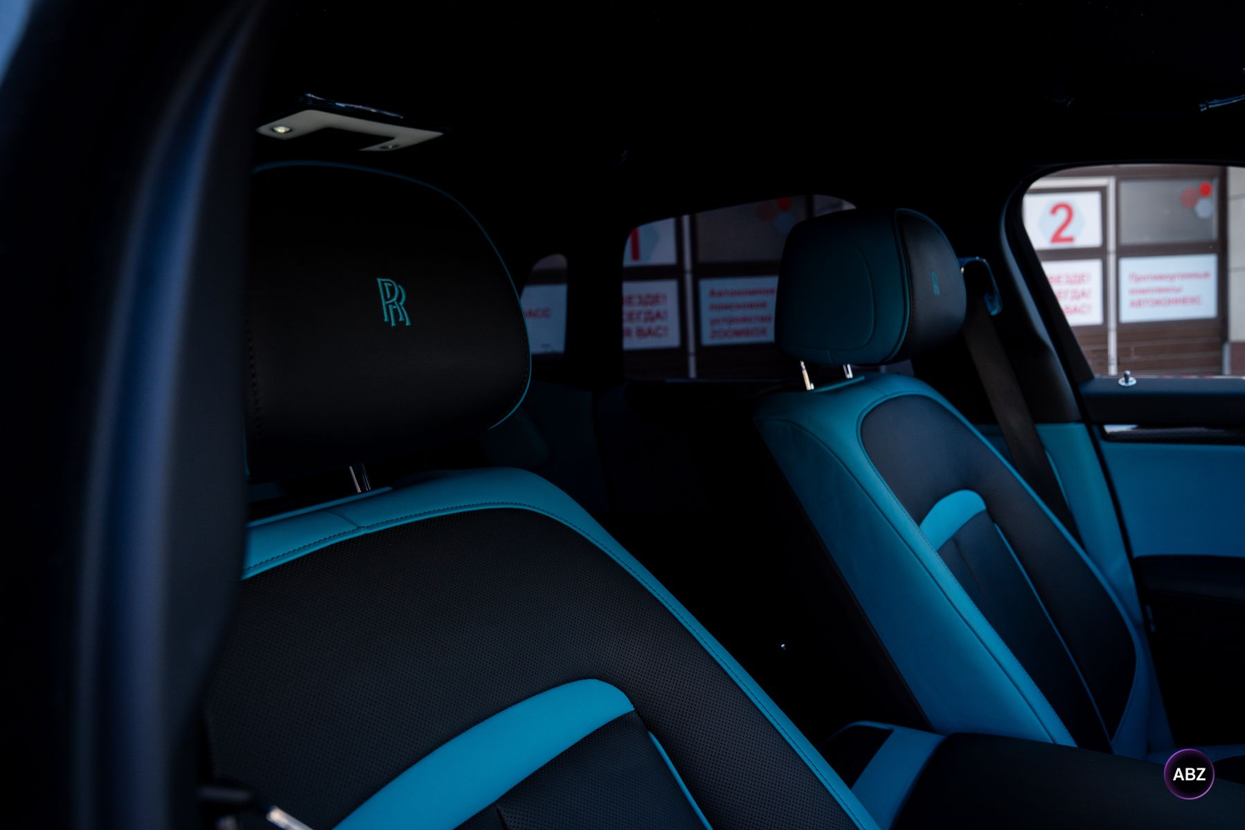 Rolls-Royce Ghost — когда внимание к деталям важнее внешних эффектов 19 Фото Rolls-Royce Ghost — когда внимание к деталям важнее внешних эффектов